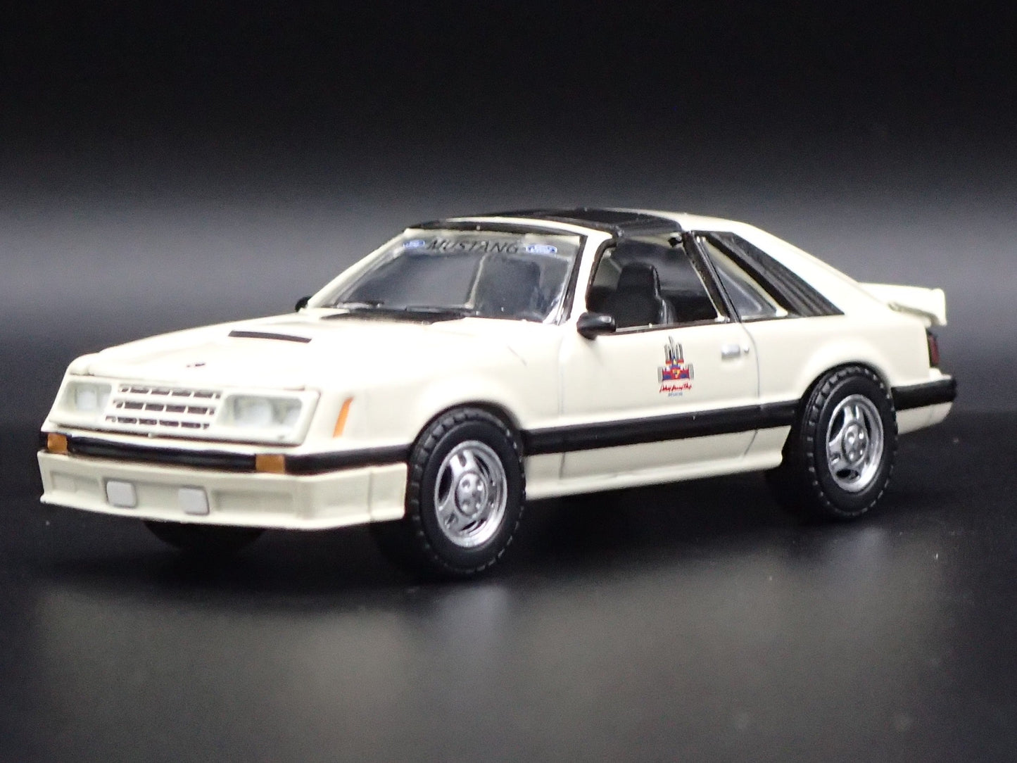 1979 79 FORD MUSTANG PACE 1982 DETROIT GRAND PRIX 1:64 SCALE DIECAST MODEL CAR