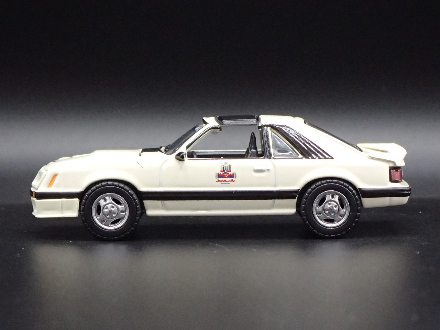 1979 79 FORD MUSTANG PACE 1982 DETROIT GRAND PRIX 1:64 SCALE DIECAST MODEL CAR