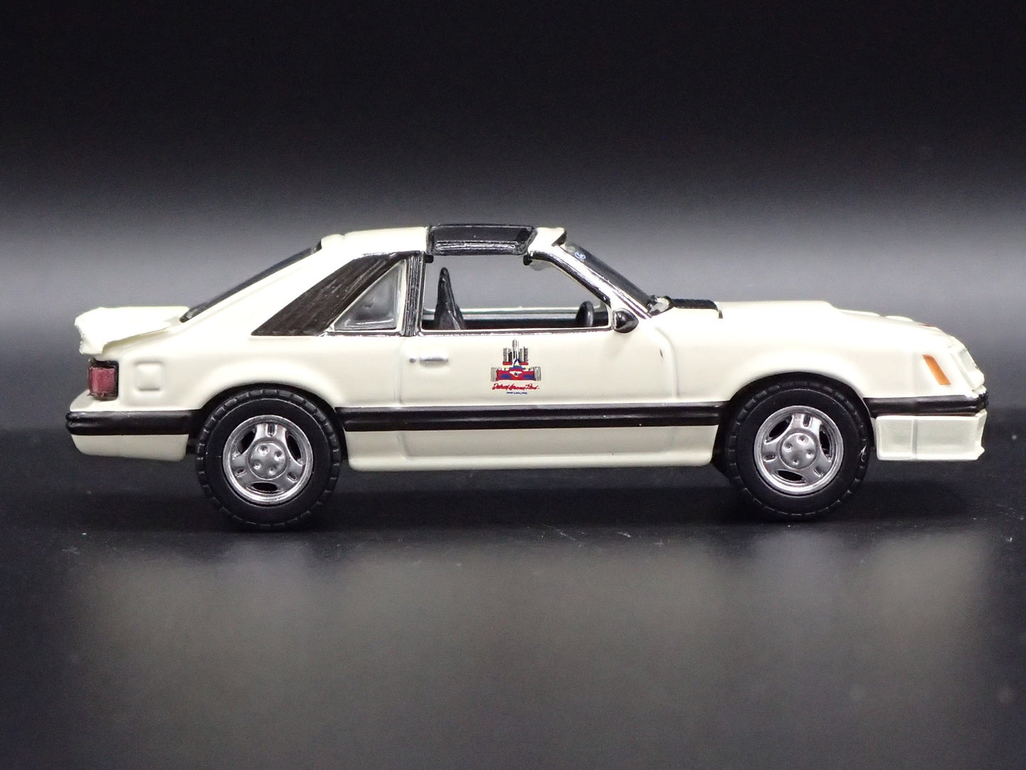1979 79 FORD MUSTANG PACE 1982 DETROIT GRAND PRIX 1:64 SCALE DIECAST MODEL CAR