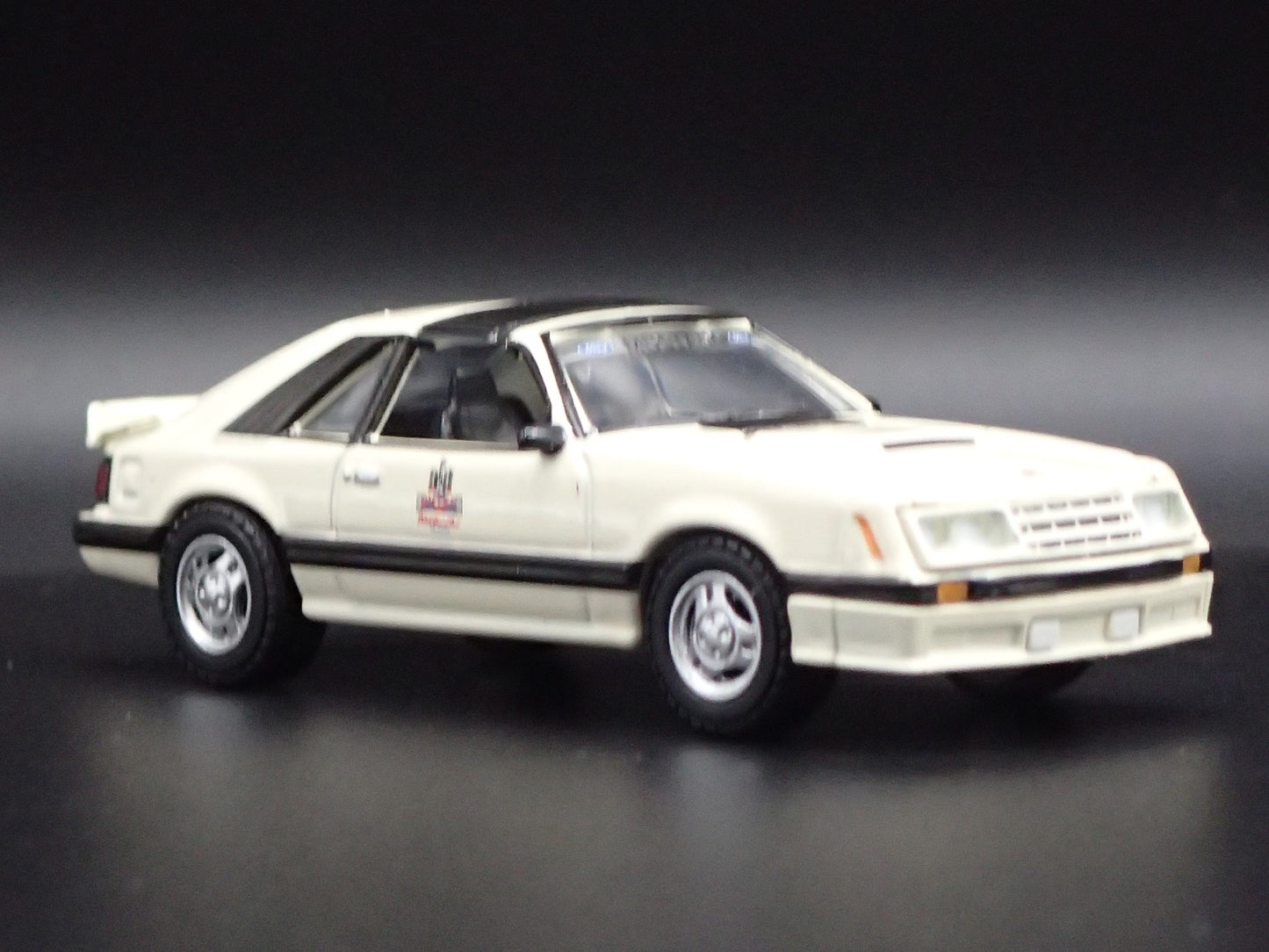 1979 79 FORD MUSTANG PACE 1982 DETROIT GRAND PRIX 1:64 SCALE DIECAST MODEL CAR