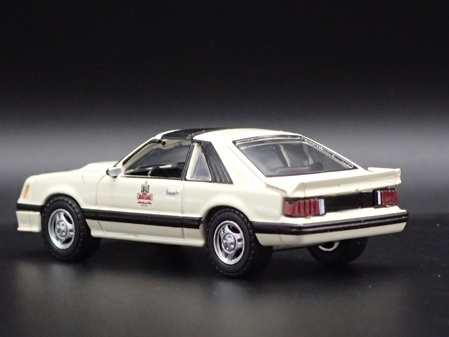 1979 79 FORD MUSTANG PACE 1982 DETROIT GRAND PRIX 1:64 SCALE DIECAST MODEL CAR
