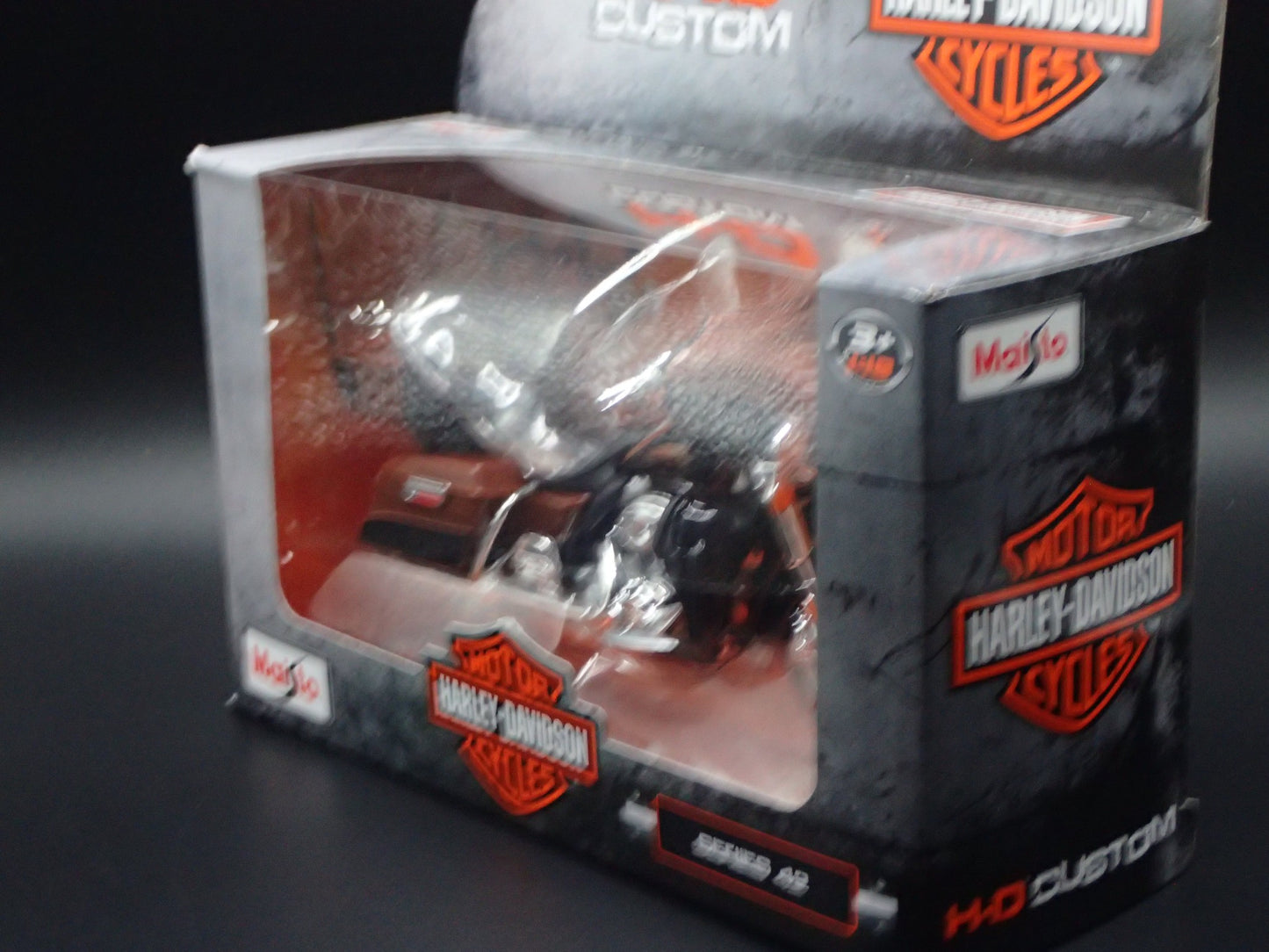 2013 FLHTK ELECTRA GLIDE ULTRA LIMITED HARLEY DAVIDSON SERIES 42 1/18 MOTORCYCLE