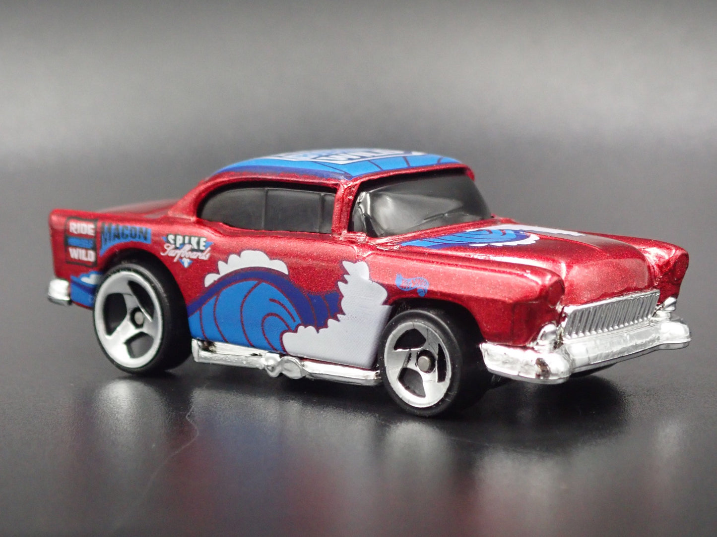 1955 55 CHEVY CHEVROLET BEL AIR 1:64 SCALE COLLECTIBLE DIORAMA DIECAST MODEL CAR