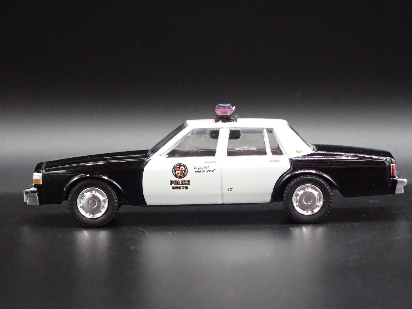 1987 87 CHEVY CHEVROLET CAPRICE LAPD, CA 1/64 SCALE DIORAMA DIECAST MODEL CAR