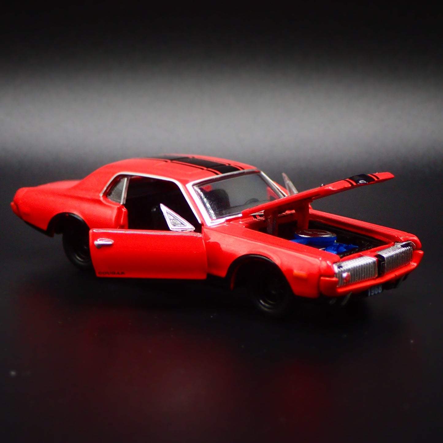 1968 68 MERC MERCURY COUGAR 390 1:64 SCALE COLLECTIBLE DIORAMA DIECAST MODEL CAR