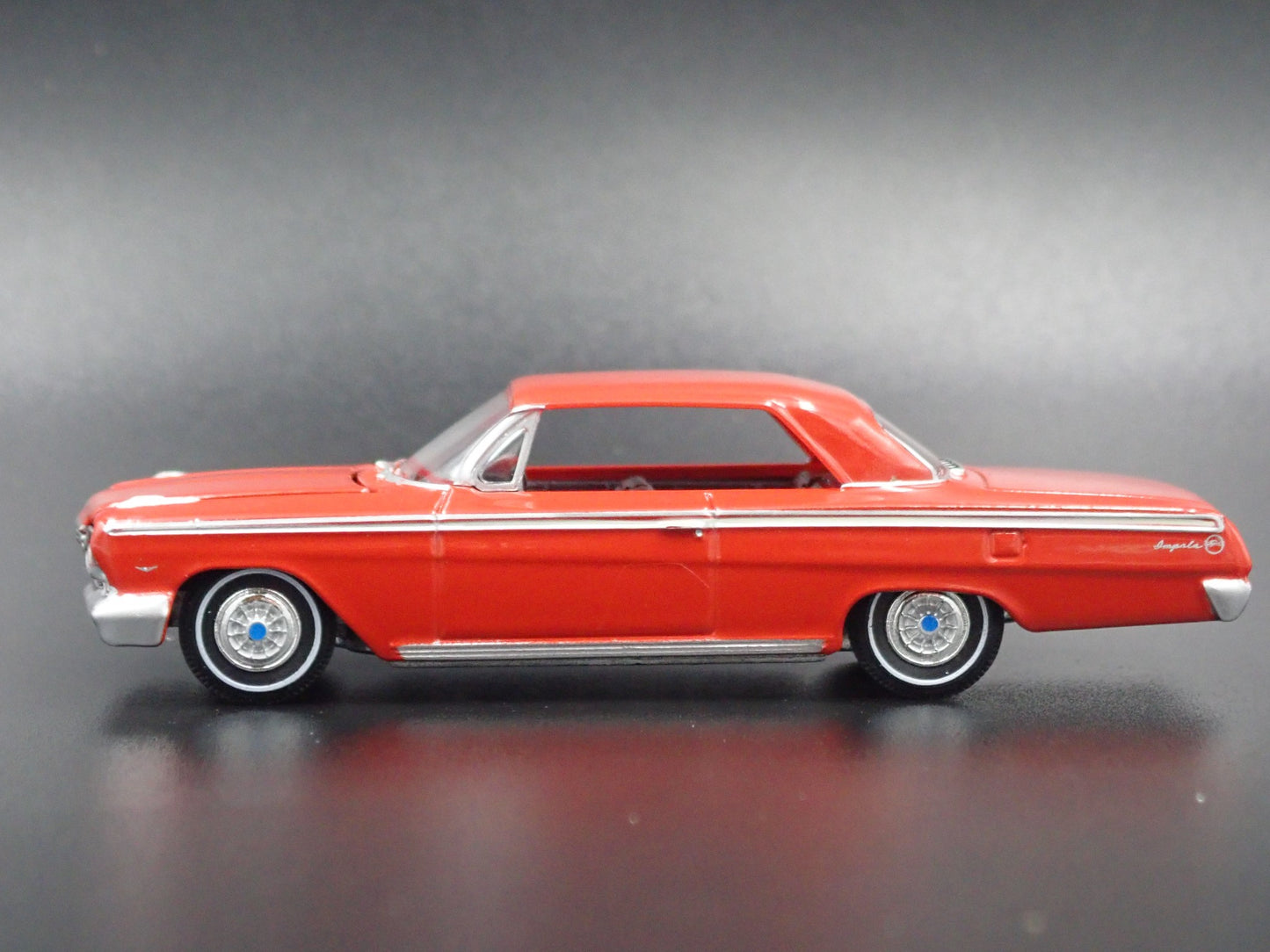 1962 62 CHEVY CHEVROLET IMPALA 1:64 SCALE COLLECTIBLE DIORAMA DIECAST MODEL CAR