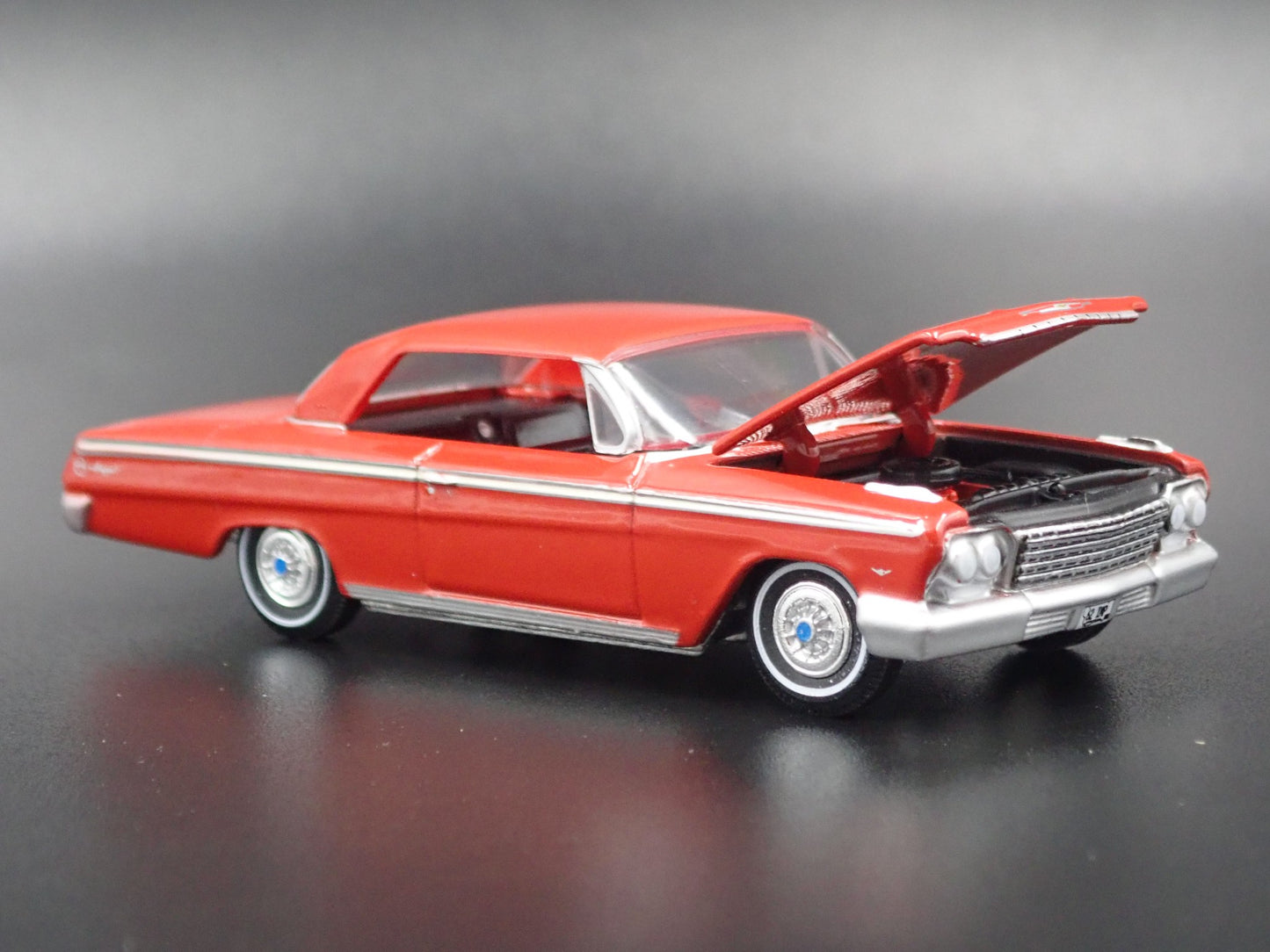 1962 62 CHEVY CHEVROLET IMPALA 1:64 SCALE COLLECTIBLE DIORAMA DIECAST MODEL CAR