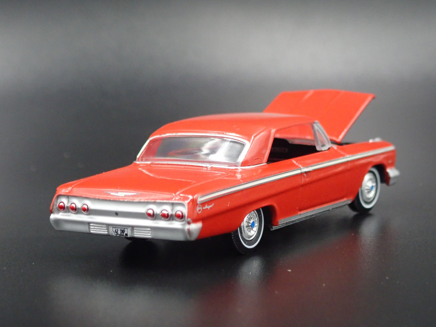 1962 62 CHEVY CHEVROLET IMPALA 1:64 SCALE COLLECTIBLE DIORAMA DIECAST MODEL CAR