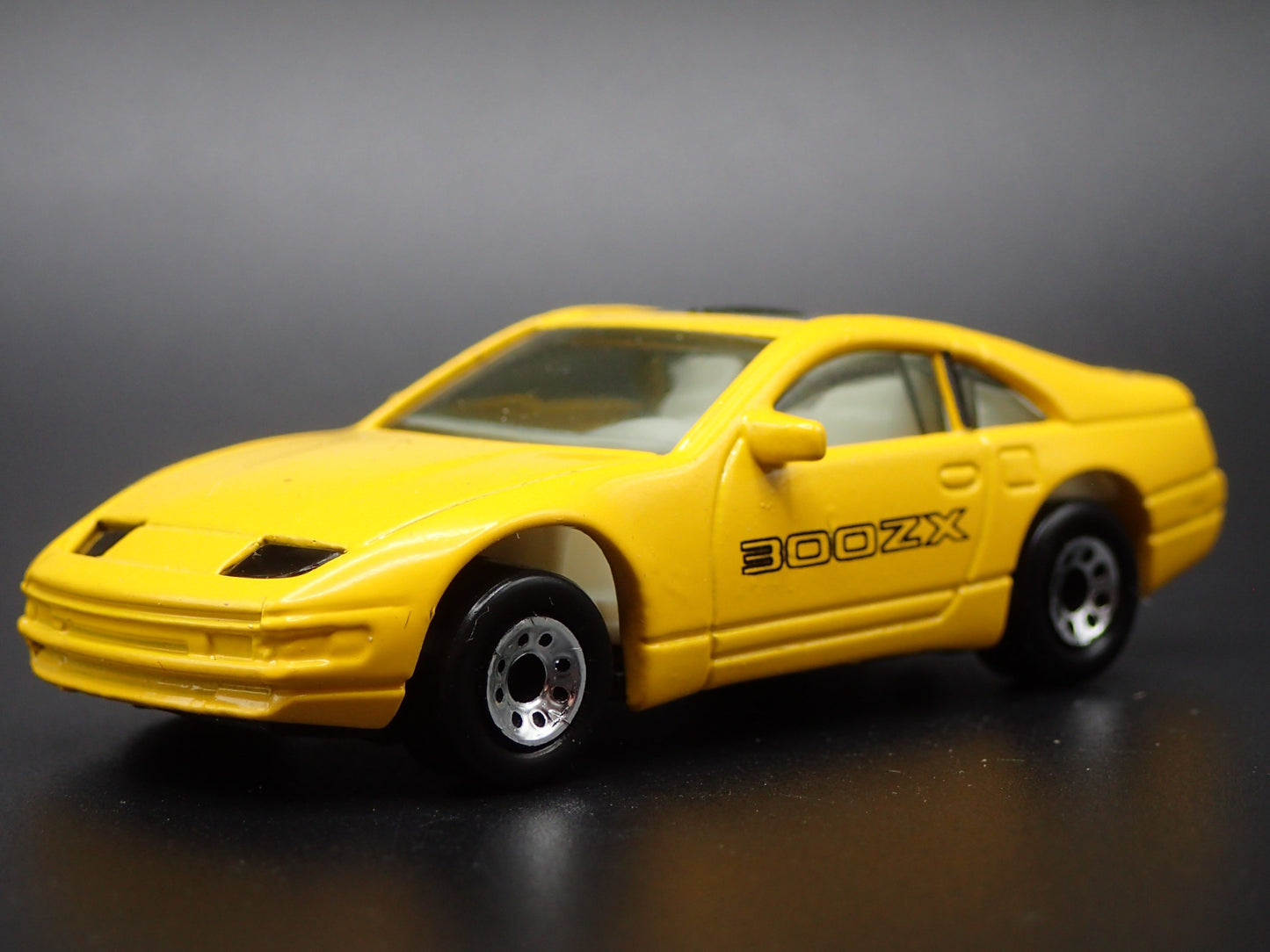 1989-2000 NISSAN FAIRLADY 300ZX YELLOW 1:64 SCALE DIORAMA DIECAST MODEL CAR