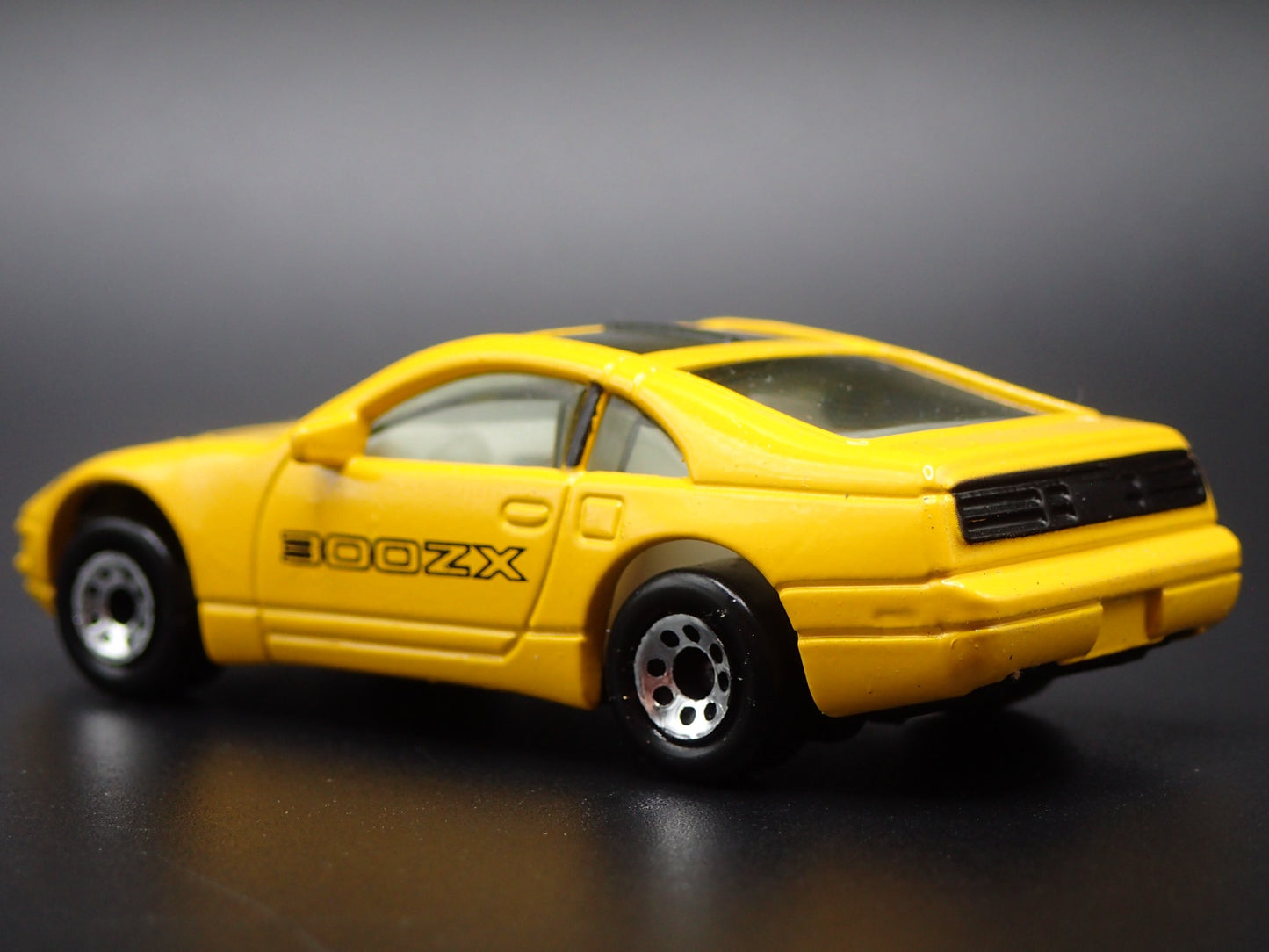 1989-2000 NISSAN FAIRLADY 300ZX YELLOW 1:64 SCALE DIORAMA DIECAST MODEL CAR