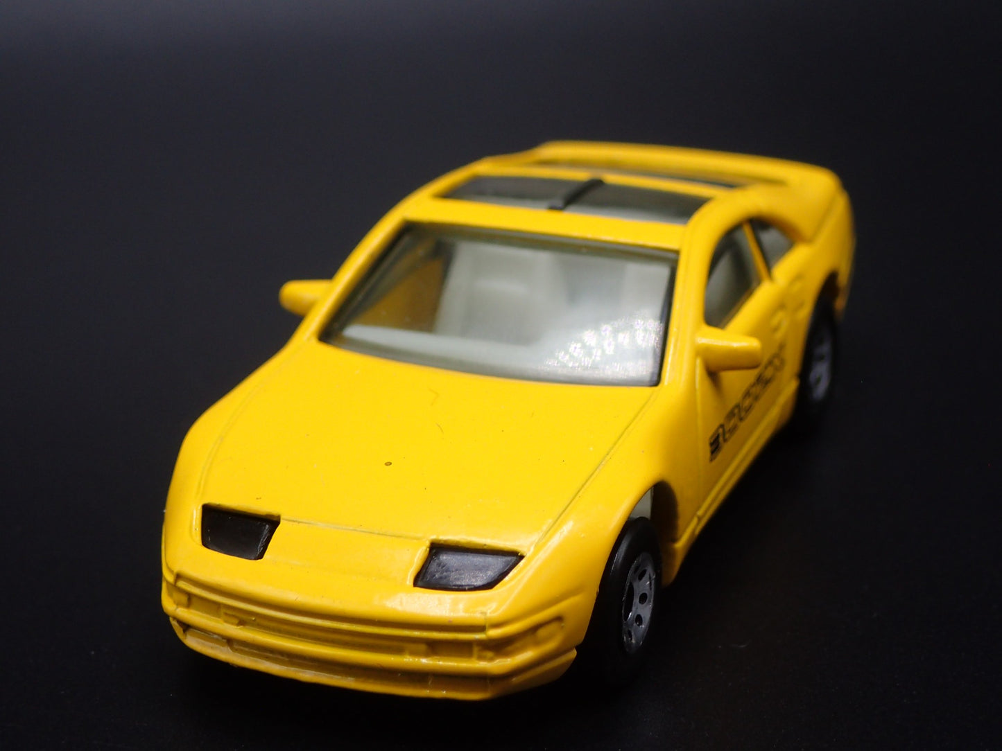 1989-2000 NISSAN FAIRLADY 300ZX YELLOW 1:64 SCALE DIORAMA DIECAST MODEL CAR