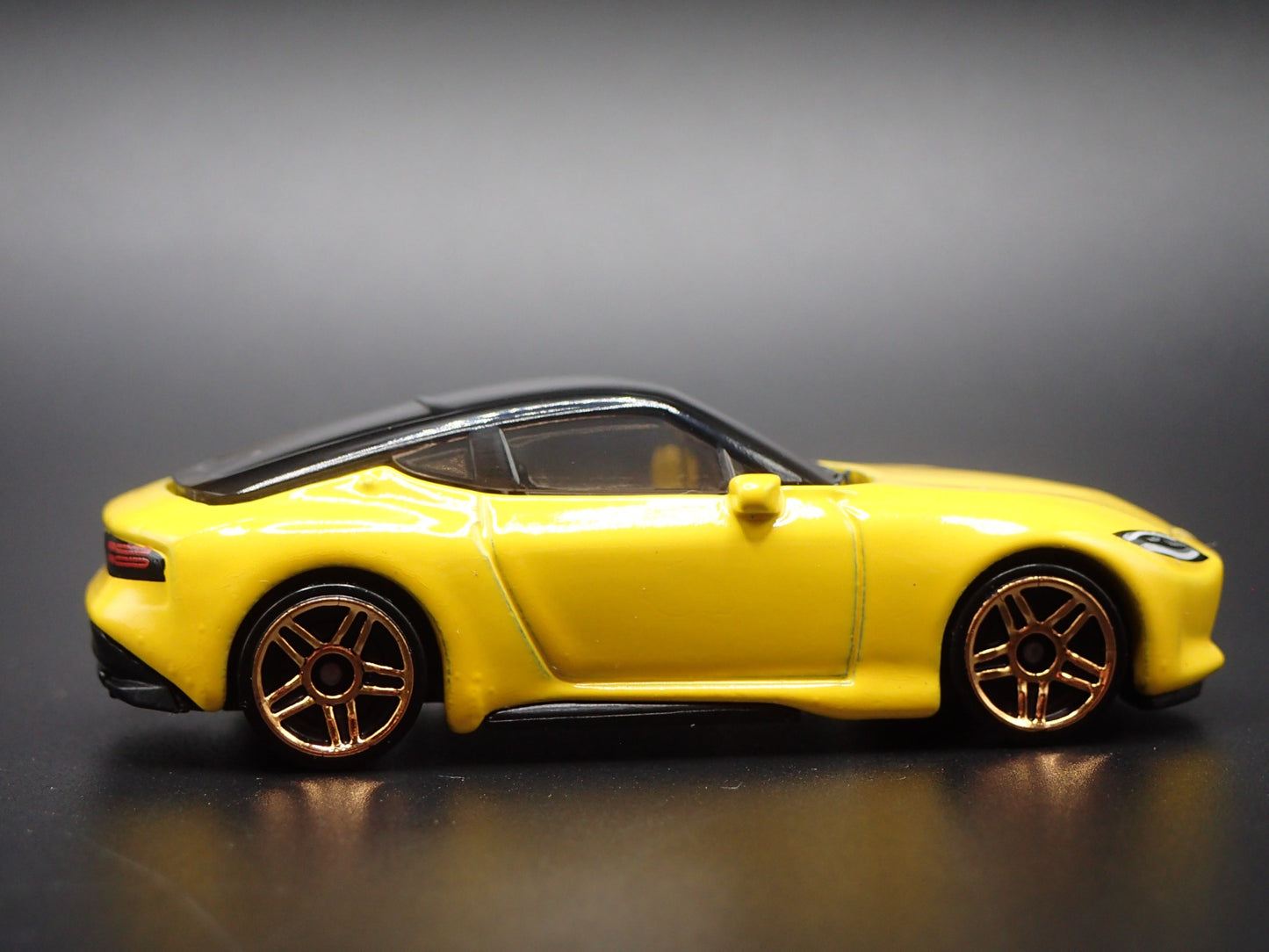 2023-2025 NISSAN Z YELLOW 1:64 SCALE COLLECTIBLE DIORAMA DIECAST MODEL CAR