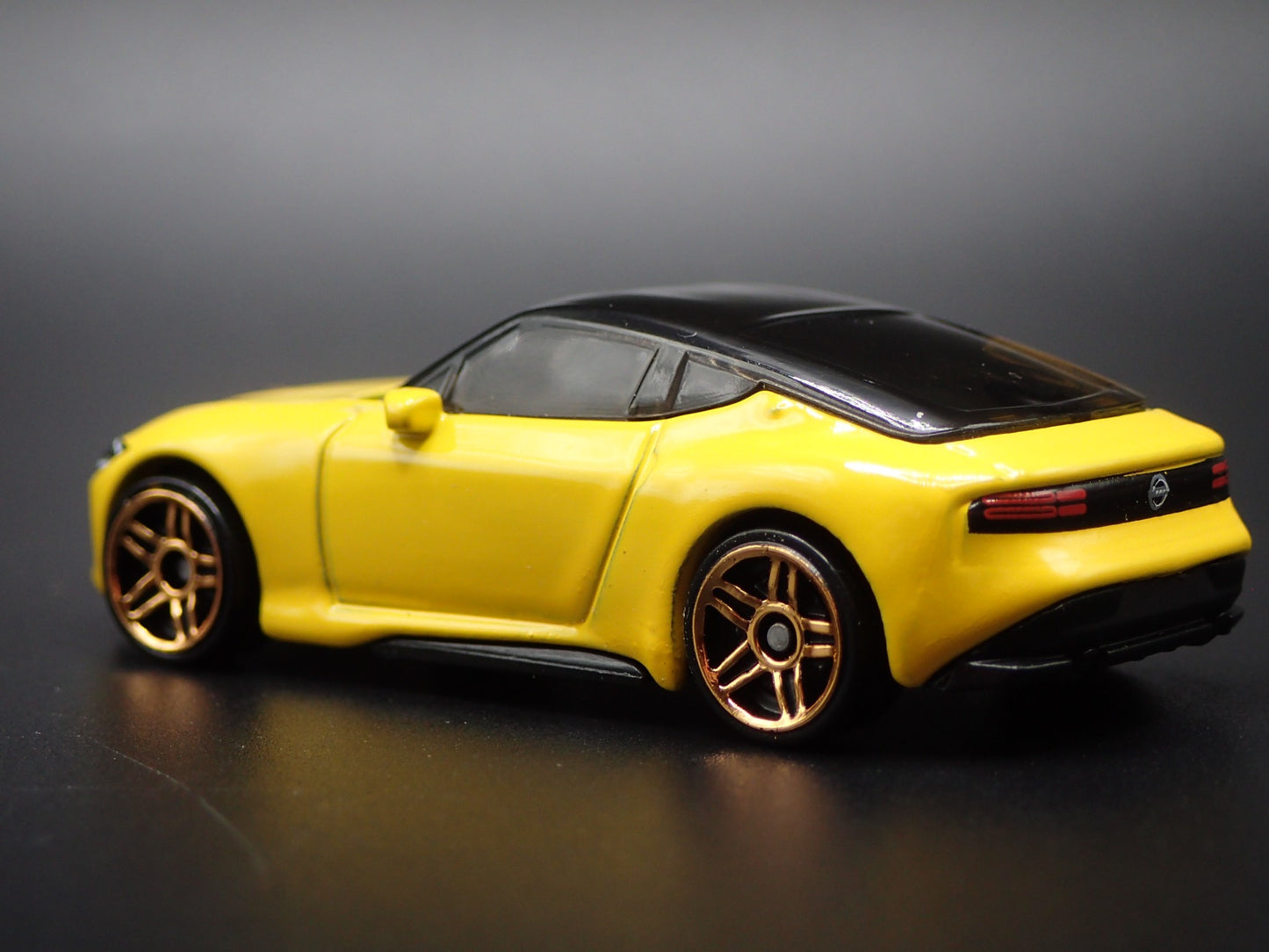 2023-2025 NISSAN Z YELLOW 1:64 SCALE COLLECTIBLE DIORAMA DIECAST MODEL CAR