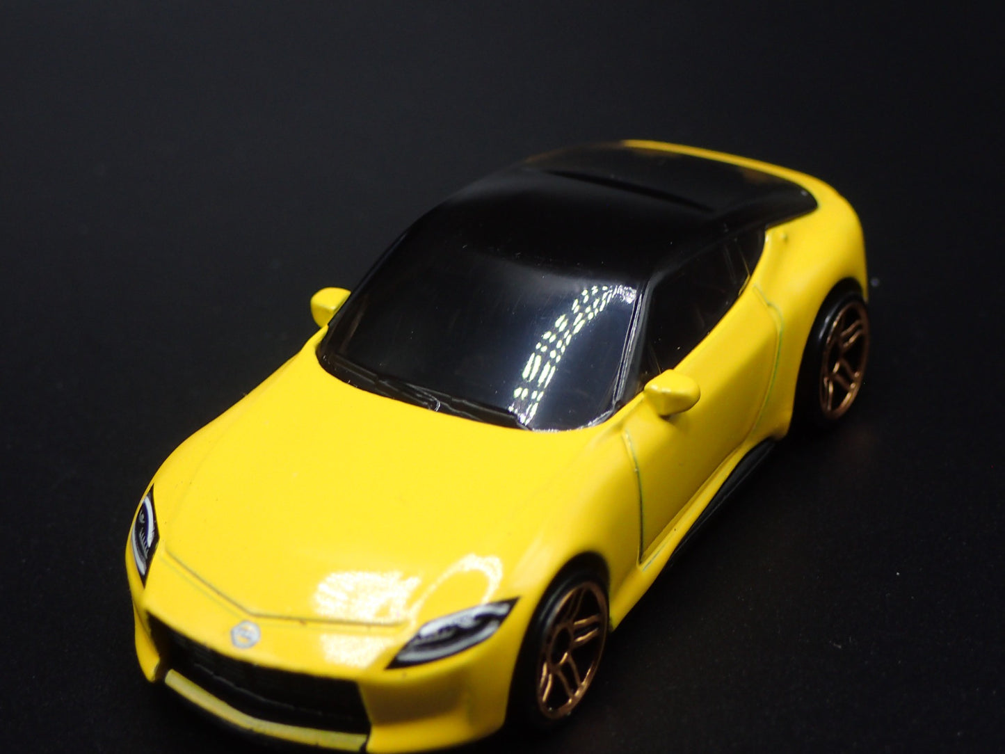 2023-2025 NISSAN Z YELLOW 1:64 SCALE COLLECTIBLE DIORAMA DIECAST MODEL CAR