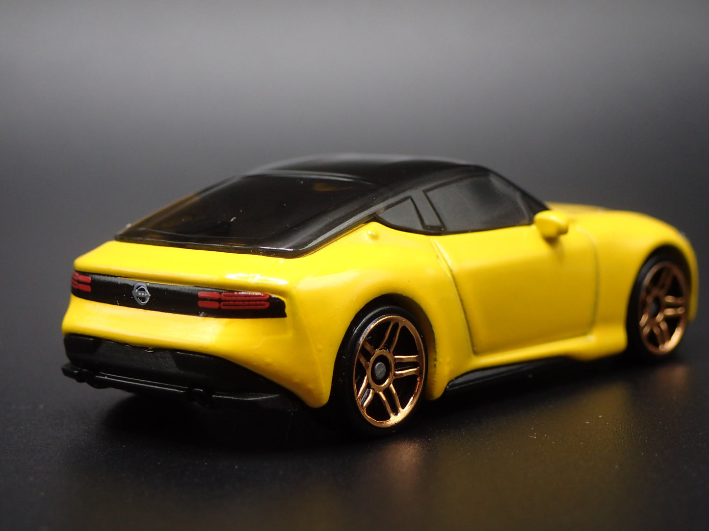 2023-2025 NISSAN Z YELLOW 1:64 SCALE COLLECTIBLE DIORAMA DIECAST MODEL CAR