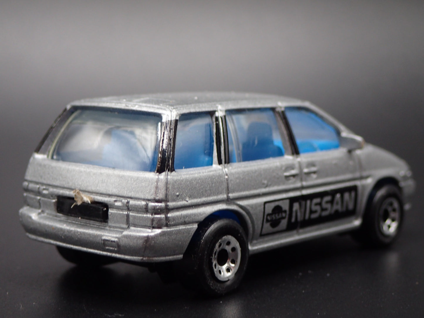 1990-1997 NISSAN PRAIARIE VAN 1:64 SCALE COLLECTIBLE DIORAMA DIECAST MODEL CAR