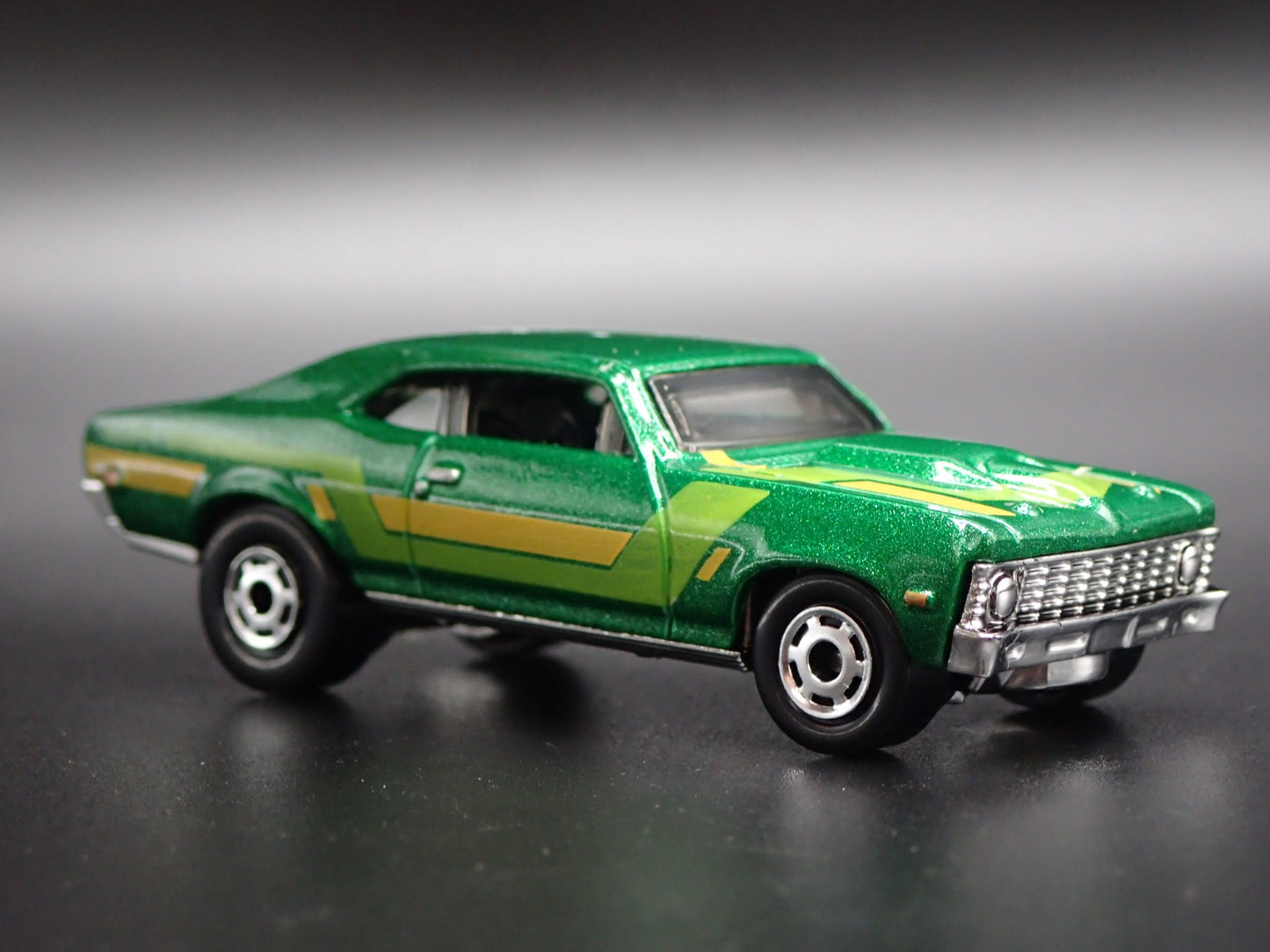 1968 68 CHEVY CHEVROLET NOVA 1:64 SCALE COLLECTIBLE DIORAMA DIECAST MODEL CAR