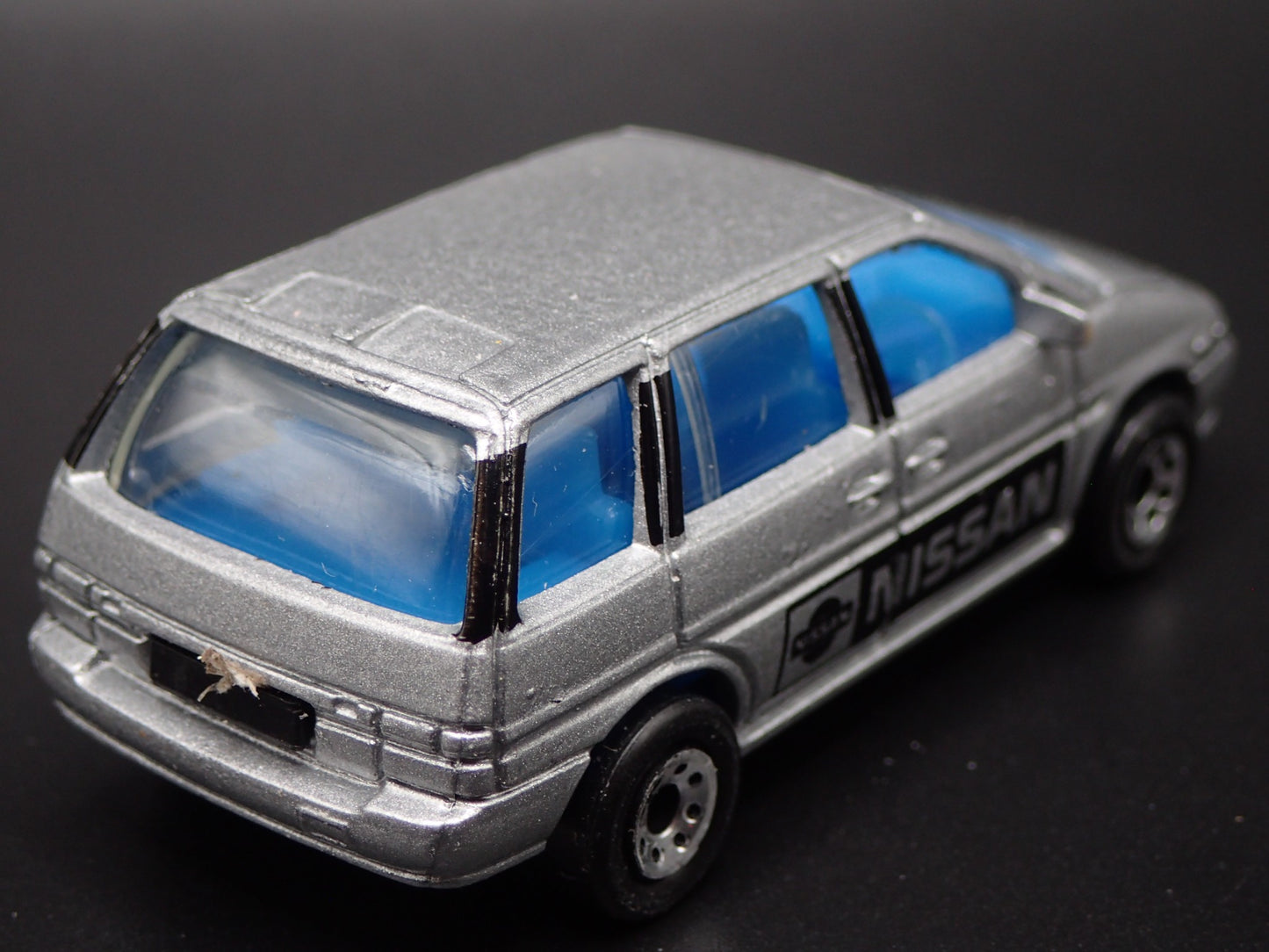 1990-1997 NISSAN PRAIARIE VAN 1:64 SCALE COLLECTIBLE DIORAMA DIECAST MODEL CAR