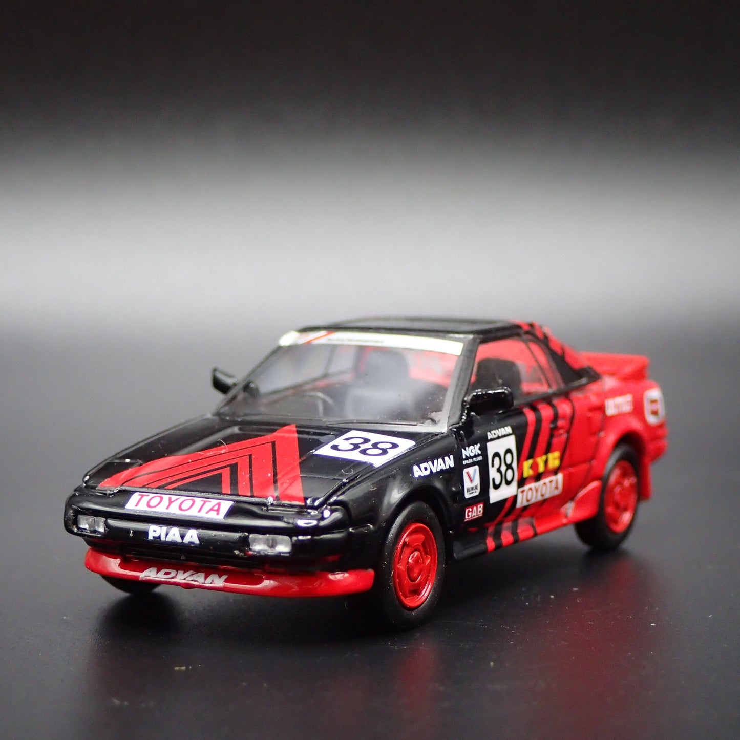 1984-1989 TOYOTA MR2 MK1 ADVAN 1/64 SCALE COLLECTIBLE DIORAMA DIECAST MODEL CAR