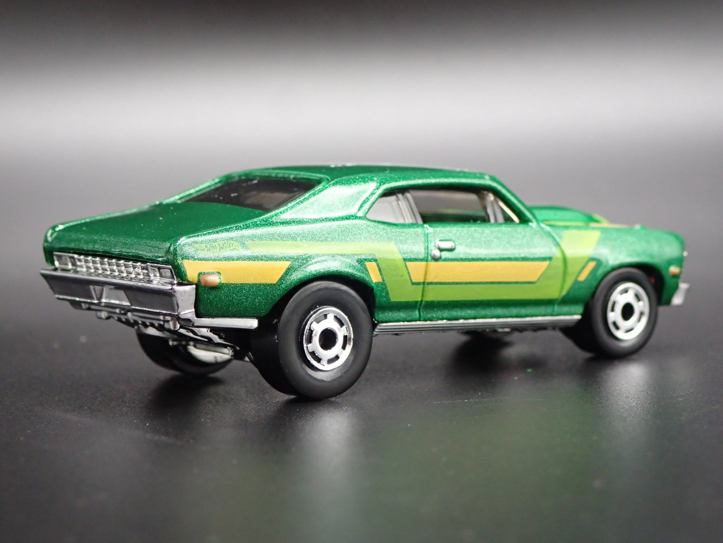 1968 68 CHEVY CHEVROLET NOVA 1:64 SCALE COLLECTIBLE DIORAMA DIECAST MODEL CAR