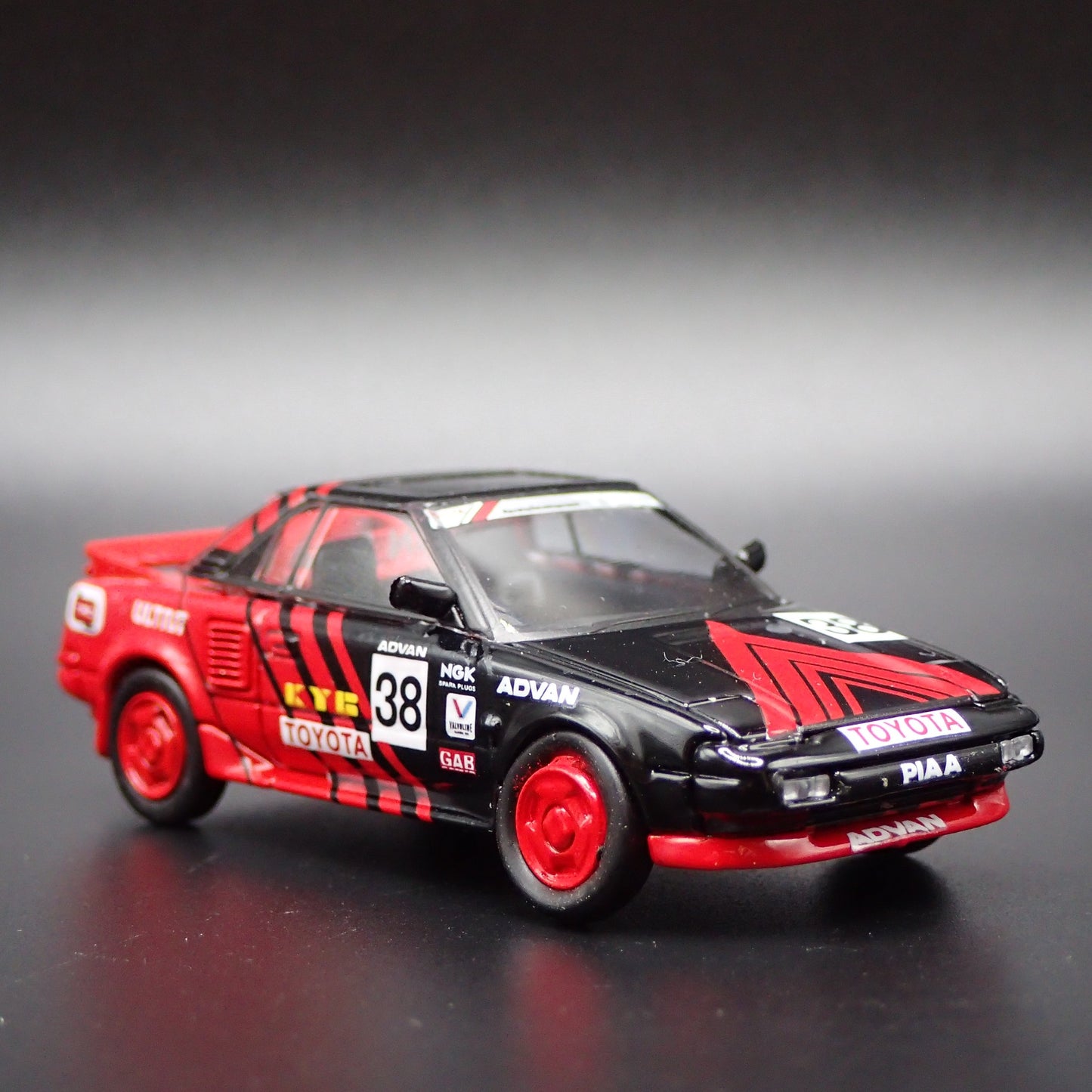 1984-1989 TOYOTA MR2 MK1 ADVAN 1/64 SCALE COLLECTIBLE DIORAMA DIECAST MODEL CAR