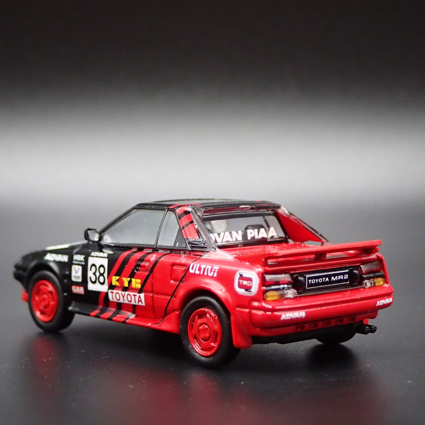 1984-1989 TOYOTA MR2 MK1 ADVAN 1/64 SCALE COLLECTIBLE DIORAMA DIECAST MODEL CAR