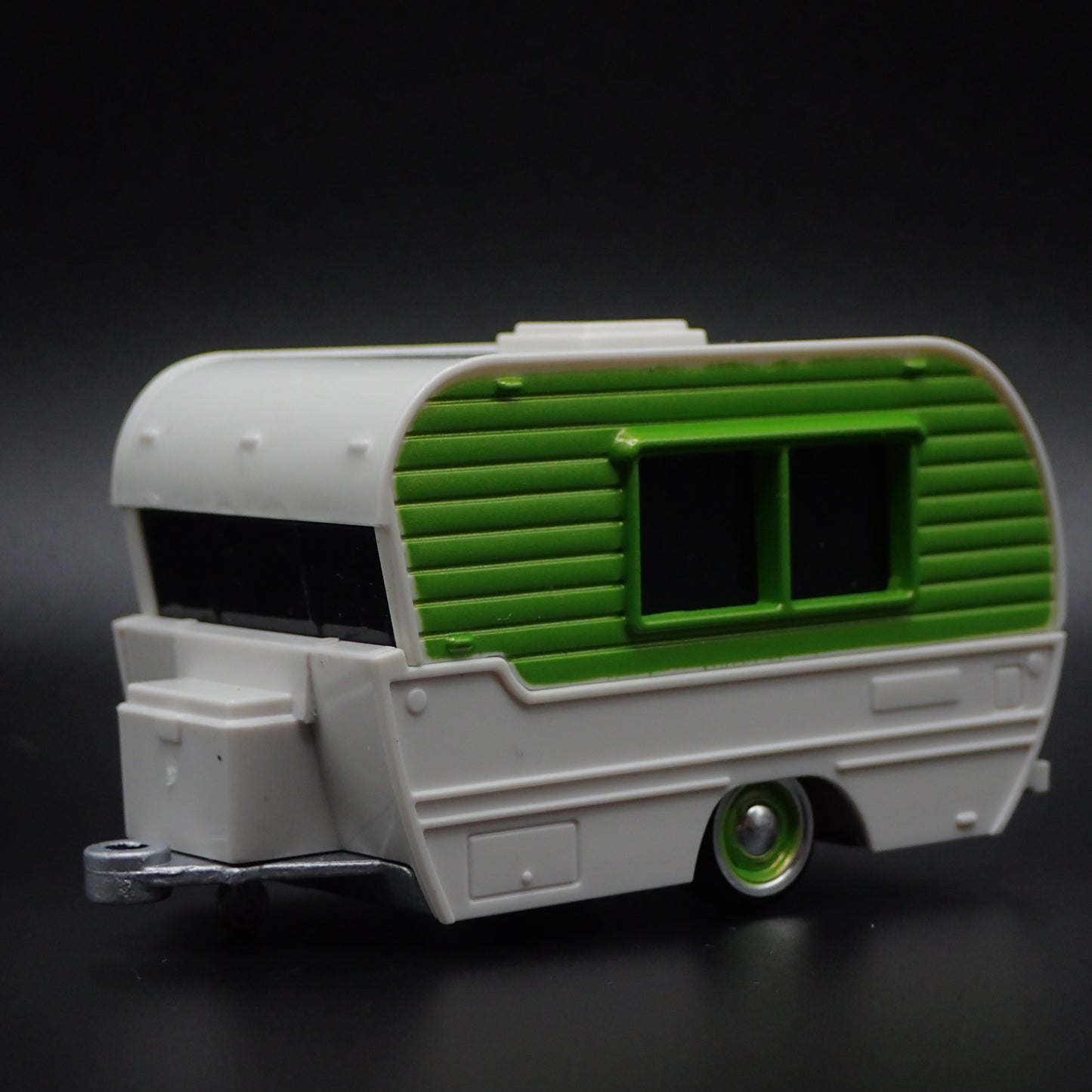CLASSIC CRAFT TRAVEL TRAILER W/ HITCH GREEN 1:64 SCALE COLLECTIBLE MODEL CAMPER