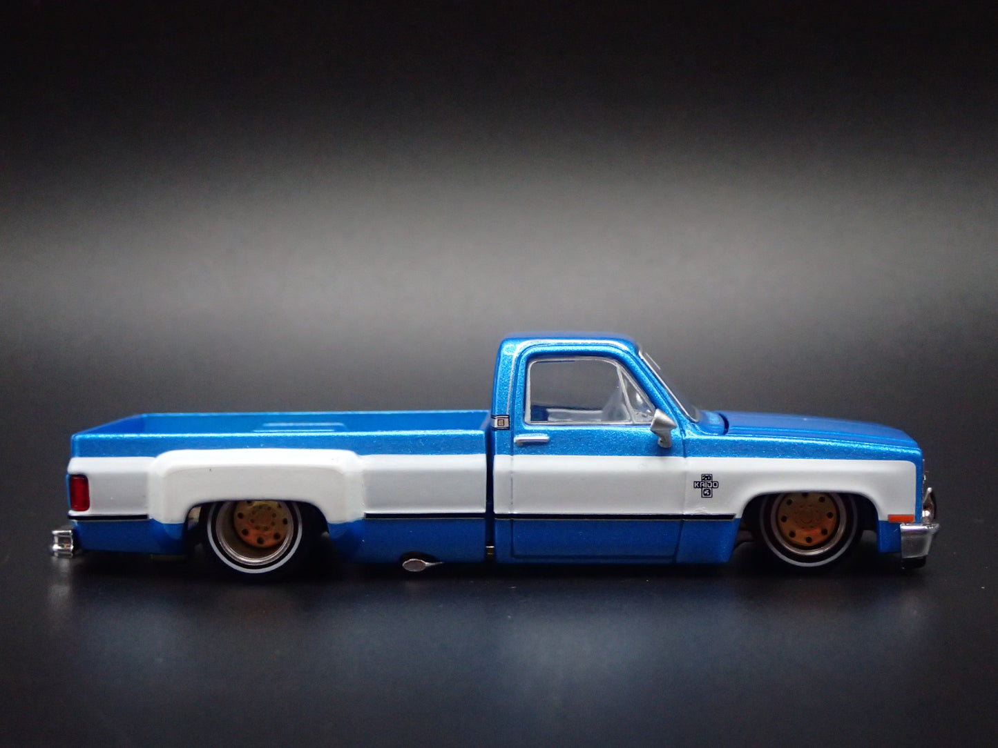 CHEVROLET SILVERADO DUALLY KAIDO SQUAREBODY TRUCK BLUE 1/64 DIECAST MODEL CAR