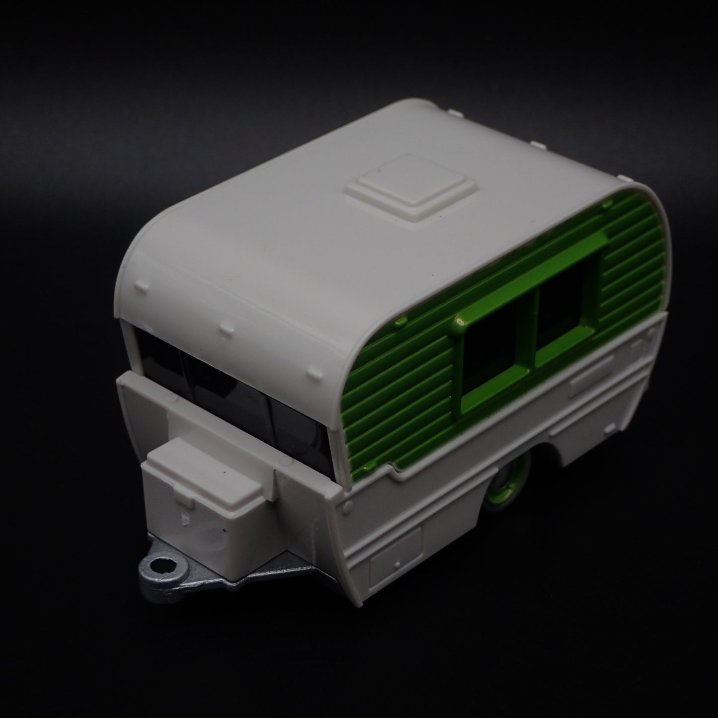CLASSIC CRAFT TRAVEL TRAILER W/ HITCH GREEN 1:64 SCALE COLLECTIBLE MODEL CAMPER