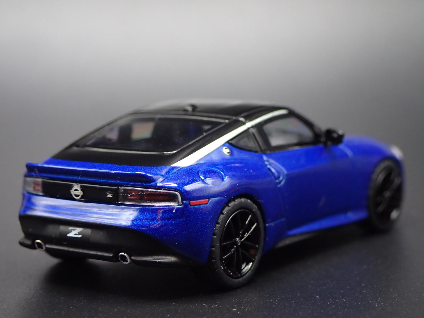 2023-2025 NISSAN Z BLUE 1:64 SCALE LIMITED COLLECTIBLE DIORAMA DIECAST MODEL CAR