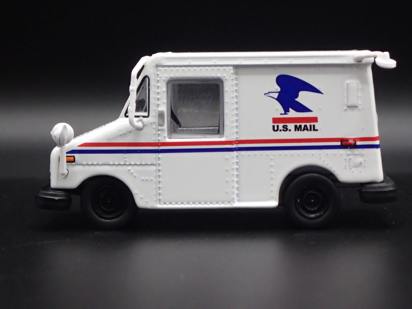 USPS UNITED STATES POSTAL SERVICE DELIVERY TRUCK LLV 1:64 SCALE DIECAST MODEL