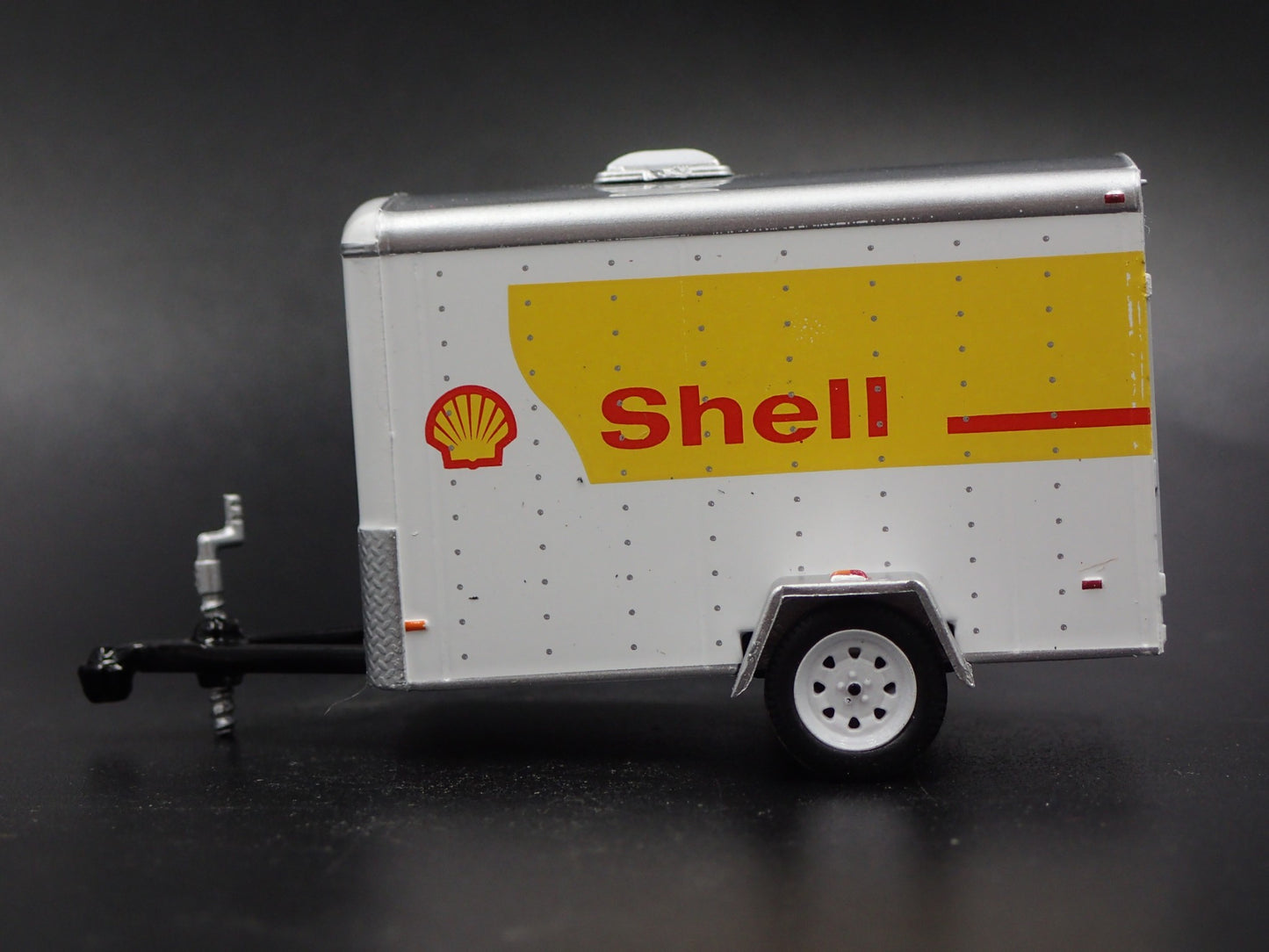 SHELL OIL SMALL CARGO TRAILER W OPENING DOOR RARE 1:64 SCALE DIORAMA MODEL CAR