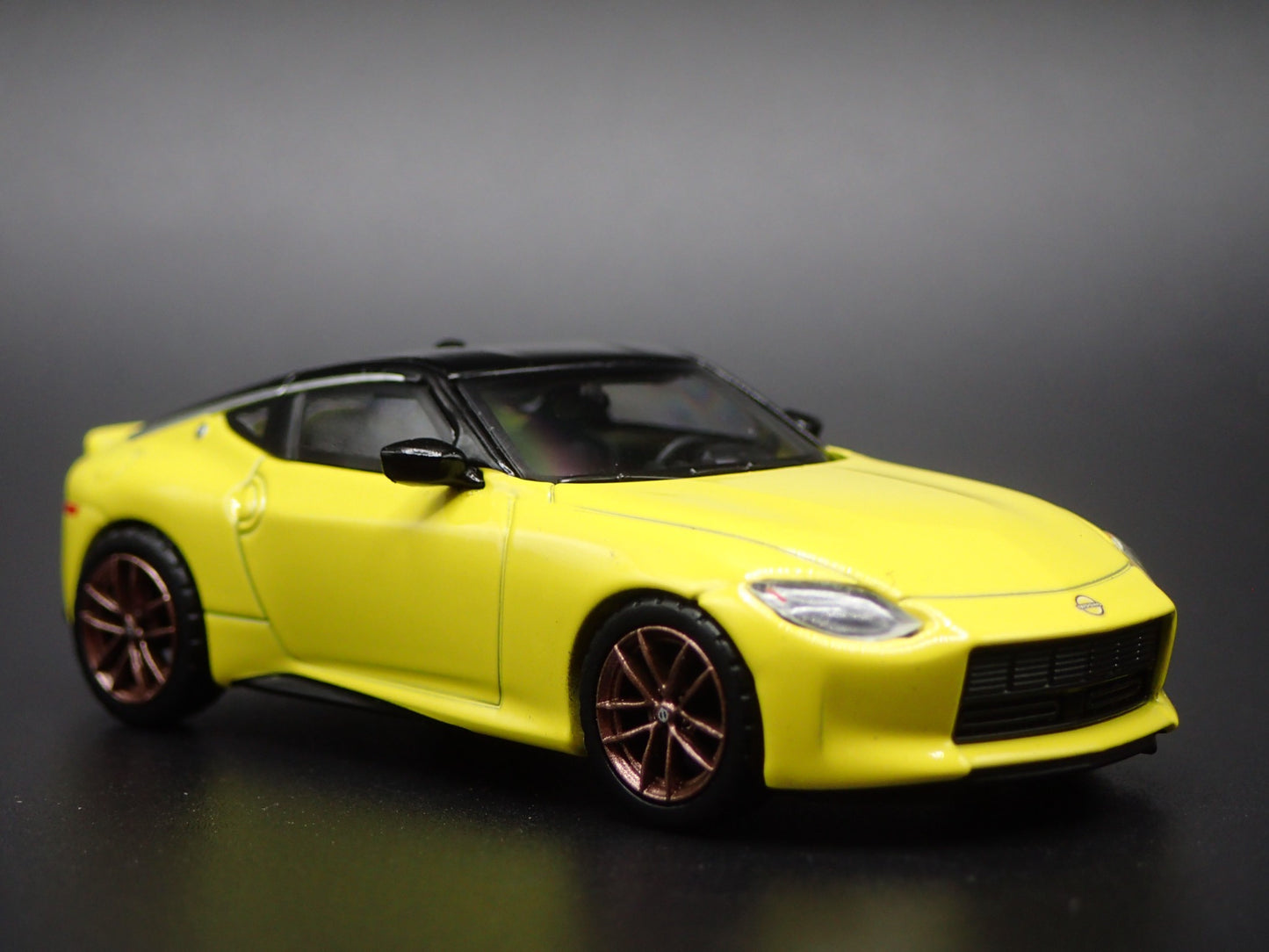 2023-2025 NISSAN Z YELLOW 1:64 SCALE COLLECTIBLE DIORAMA DIECAST MODEL CAR