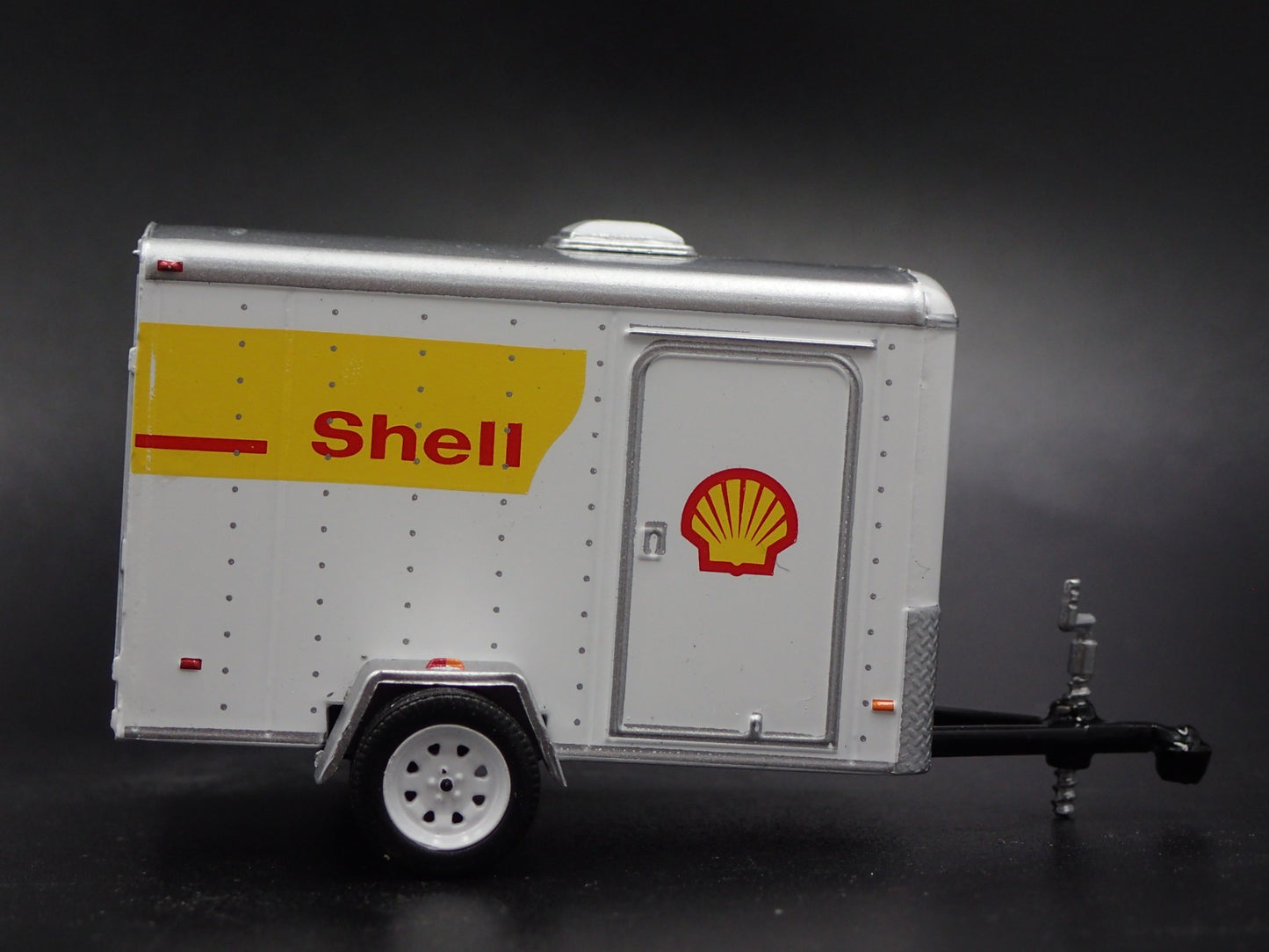 SHELL OIL SMALL CARGO TRAILER W OPENING DOOR RARE 1:64 SCALE DIORAMA MODEL CAR