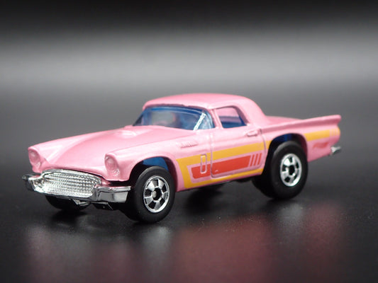 1957 57 FORD THUNDERBIRD TBIRD 1:64 SCALE COLLECTIBLE DIORAMA DIECAST MODEL CAR