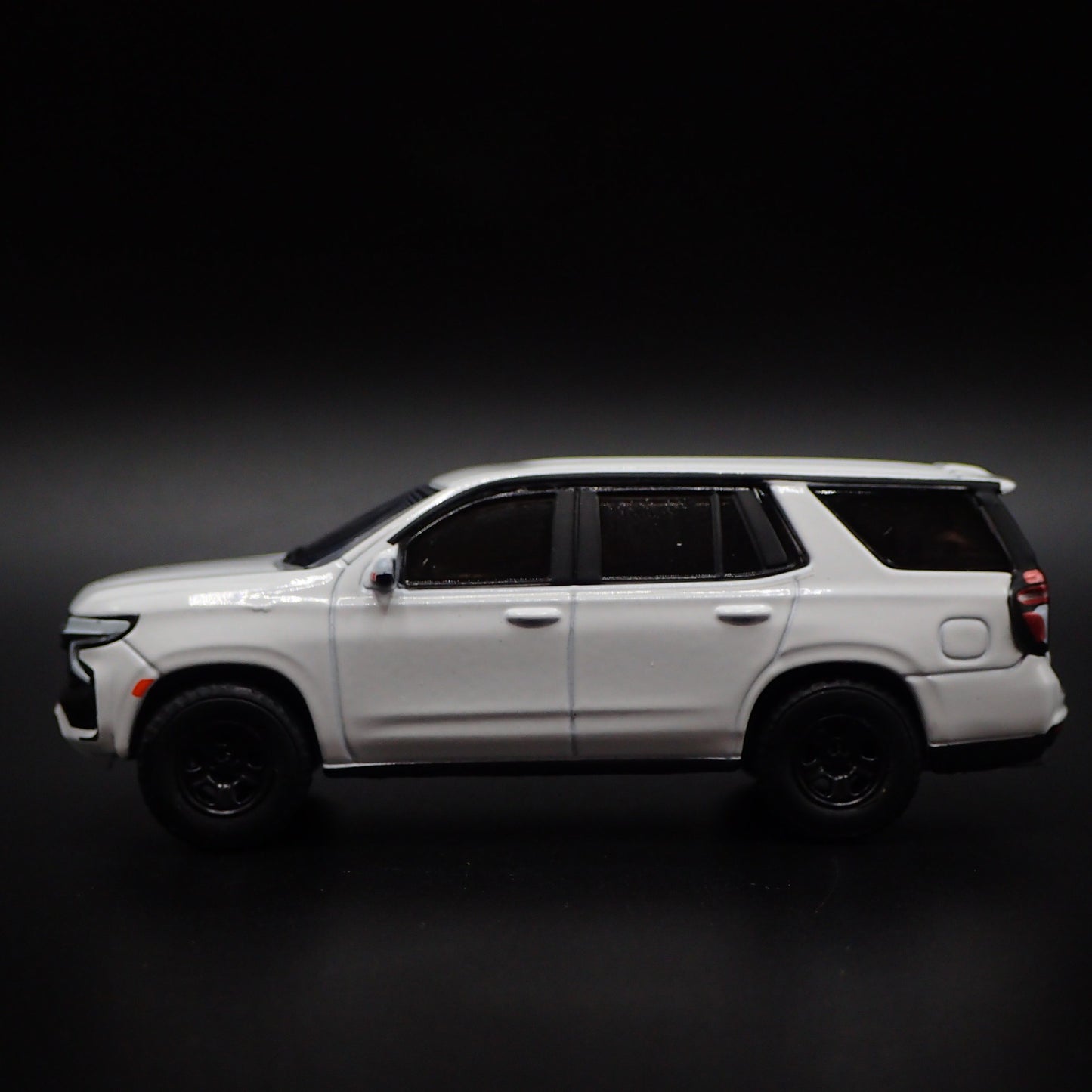2021-2026 CHEVY CHEVROLET TAHOE 1:64 SCALE COLLECTIBLE DIORAMA DIECAST MODEL CAR