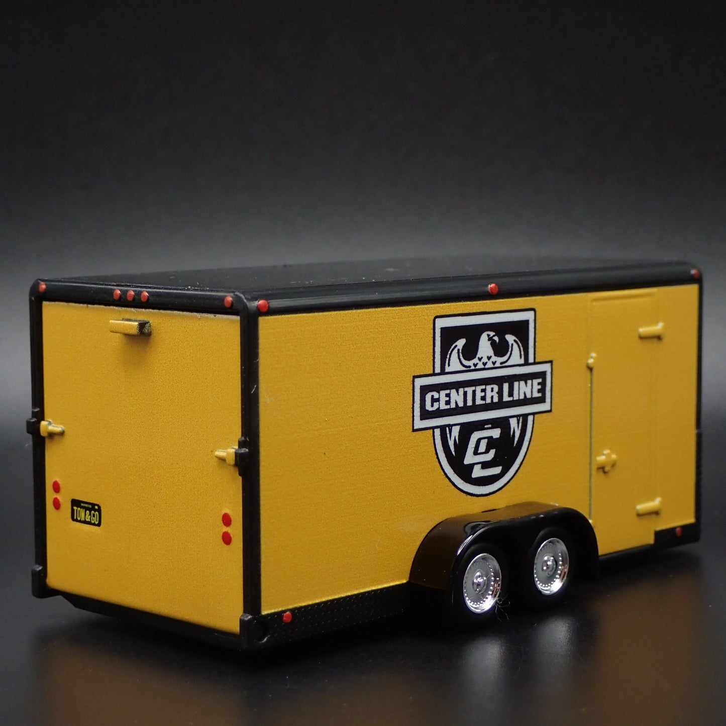 CENTER LINE ENCLOSED CAR TOY HAULER TRAILER OPENING DOOR 1:64 SCALE MODEL
