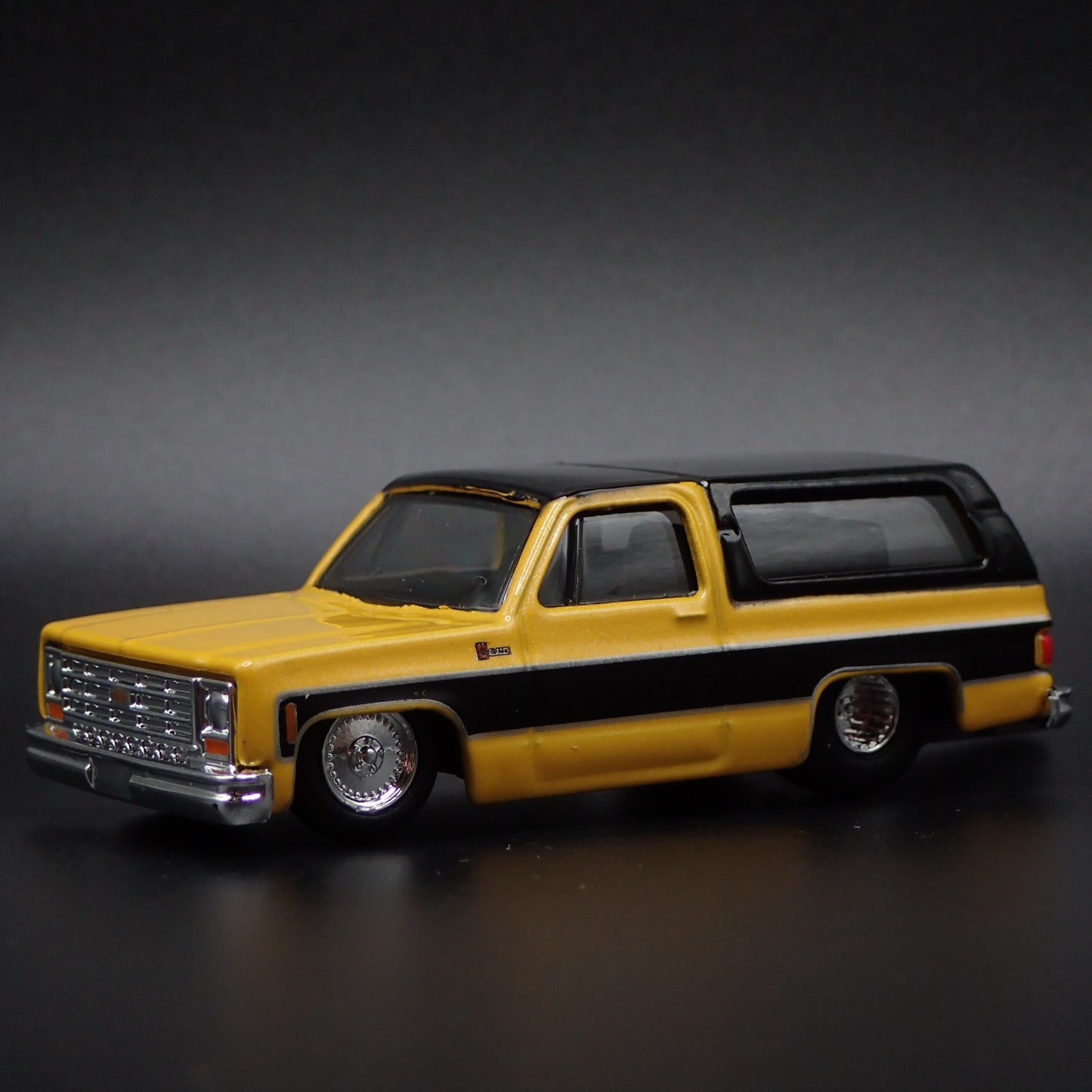 1979 79 CHEVY CHEVROLET K5 BLAZER SQUAREBODY  HITCH 1:64 SCALE DIECAST MODEL CAR