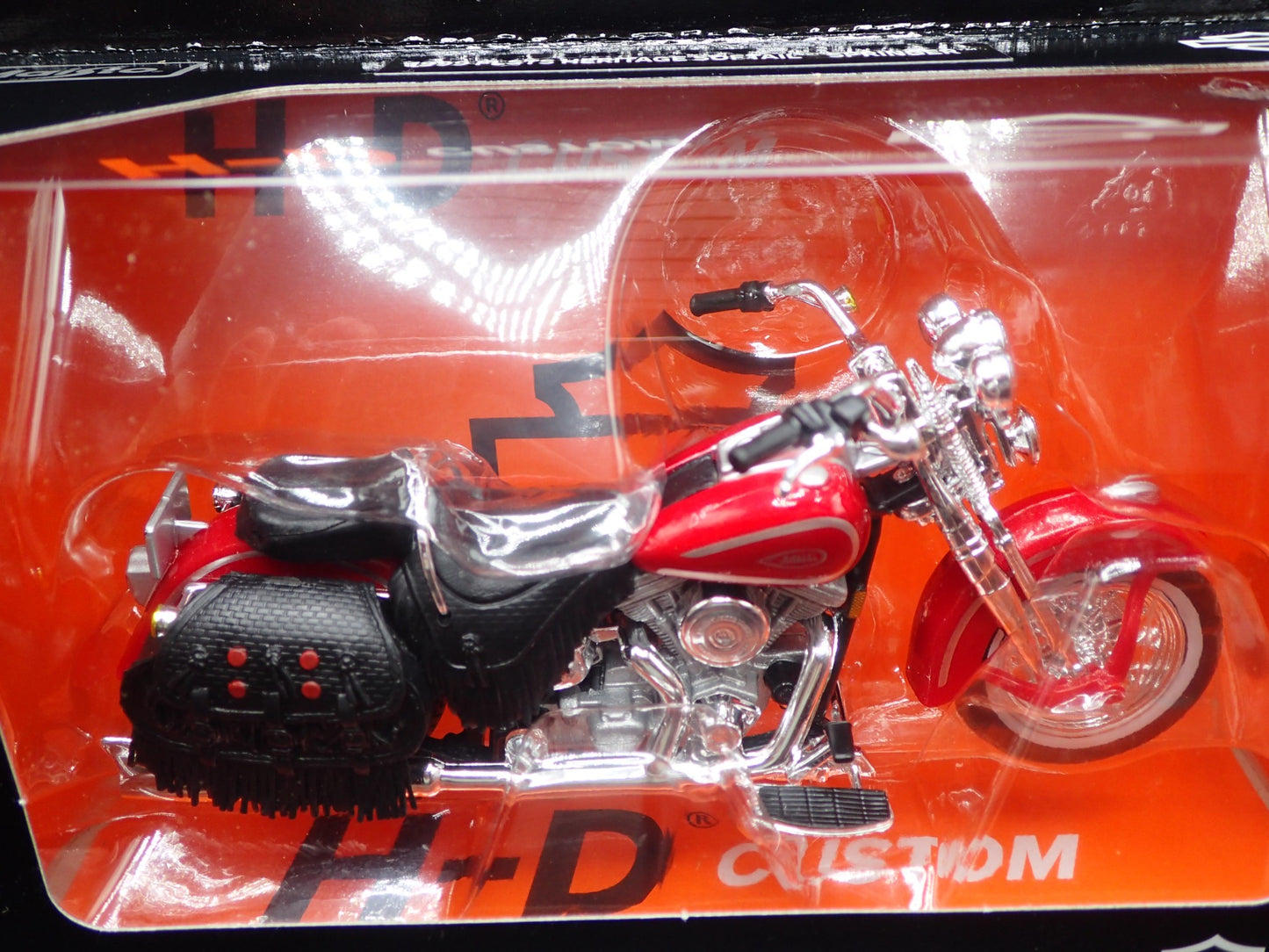 1999 FLSTS HERITAGE SOFTAIL SPRINGER HARLEY DAVIDSON MOTORCYCLE MAISTO 42 1/18