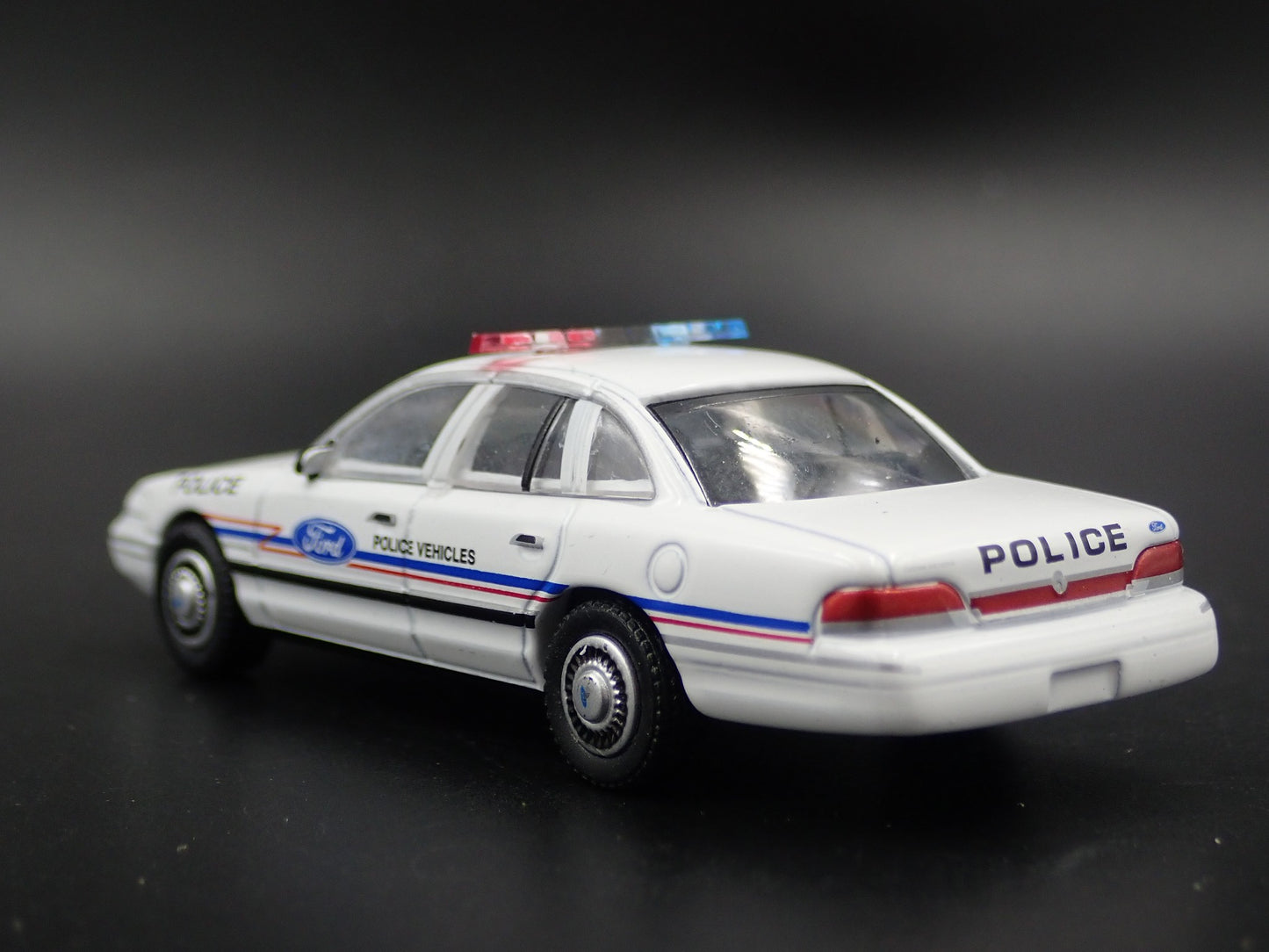 1993 93 FORD CROWN VICTORIA POLICE INTERCEPTOR RARE 1:64 SCALE DIECAST MODEL CAR