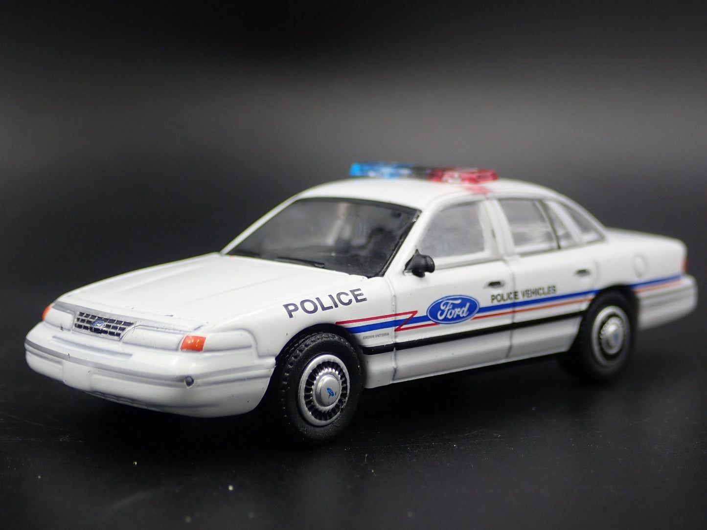 1993 93 FORD CROWN VICTORIA POLICE INTERCEPTOR RARE 1:64 SCALE DIECAST MODEL CAR