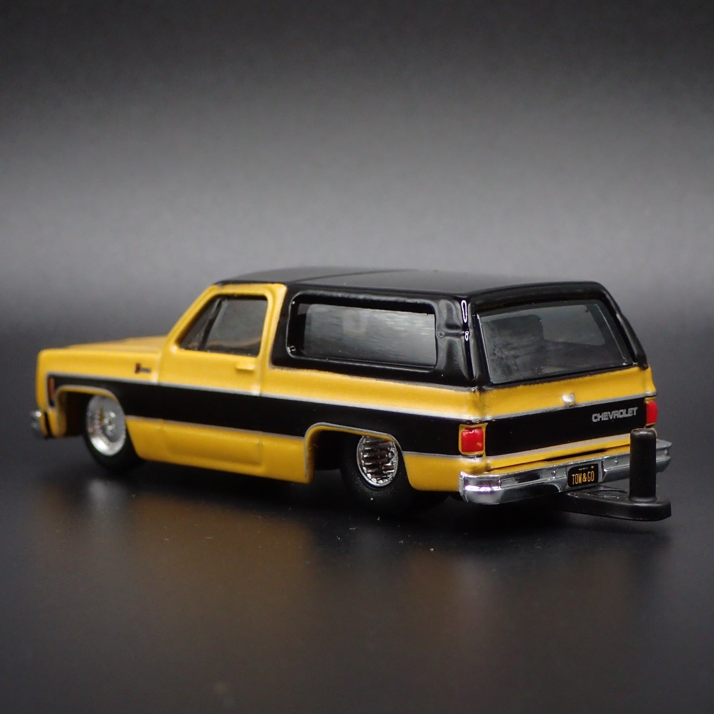 1979 79 CHEVY CHEVROLET K5 BLAZER SQUAREBODY  HITCH 1:64 SCALE DIECAST MODEL CAR