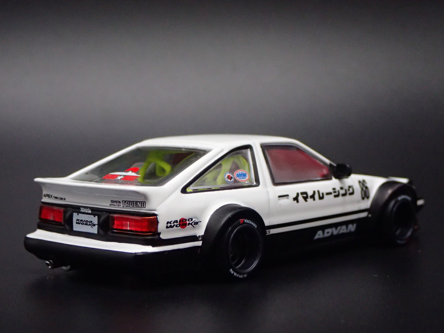 1983-1987 TOYOTA AE86 SPRINTER TRUENO KAIDO HOUSE 1/64 SCALE DIECAST MODEL CAR