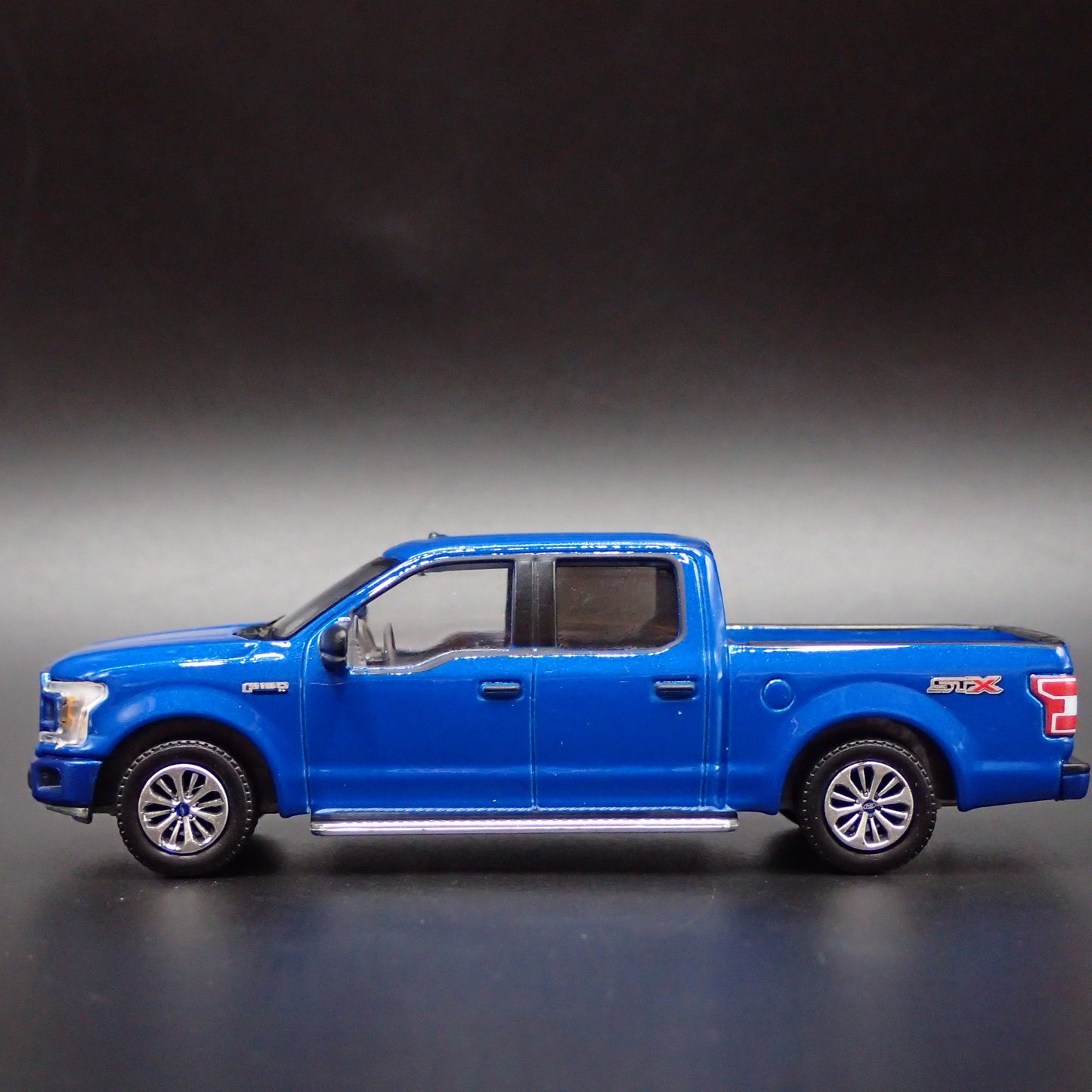 2015-2020 FORD F150 XL PICKUP TRUCK BLUE 1:64 SCALE DIORAMA DIECAST MODEL CAR