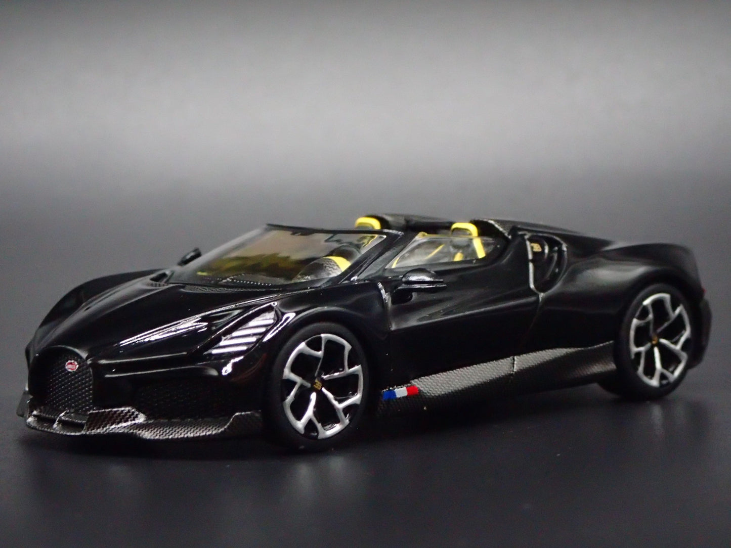 2024-2025 BUGATTI W16 MISTRAL 1:64 SCALE COLLECTIBLE DIORAMA DIECAST MODEL CAR