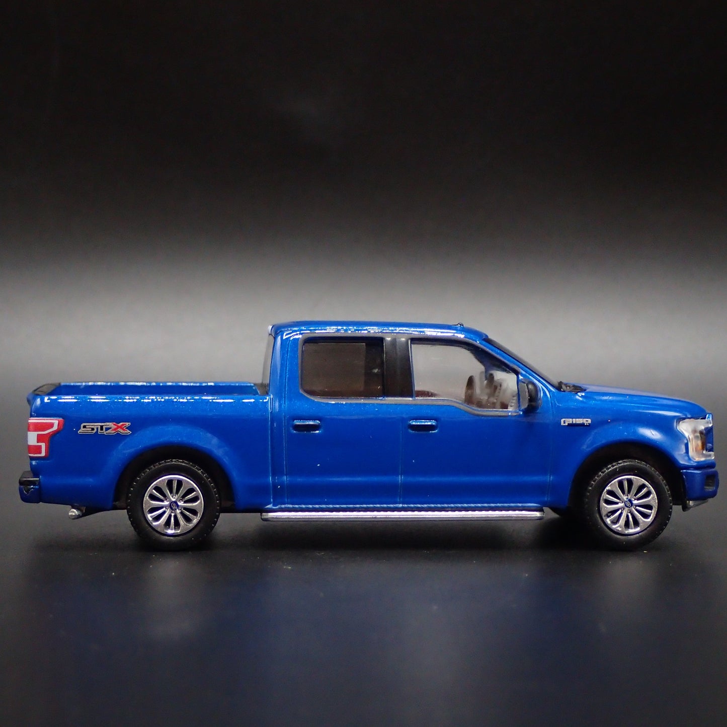 2015-2020 FORD F150 XL PICKUP TRUCK BLUE 1:64 SCALE DIORAMA DIECAST MODEL CAR
