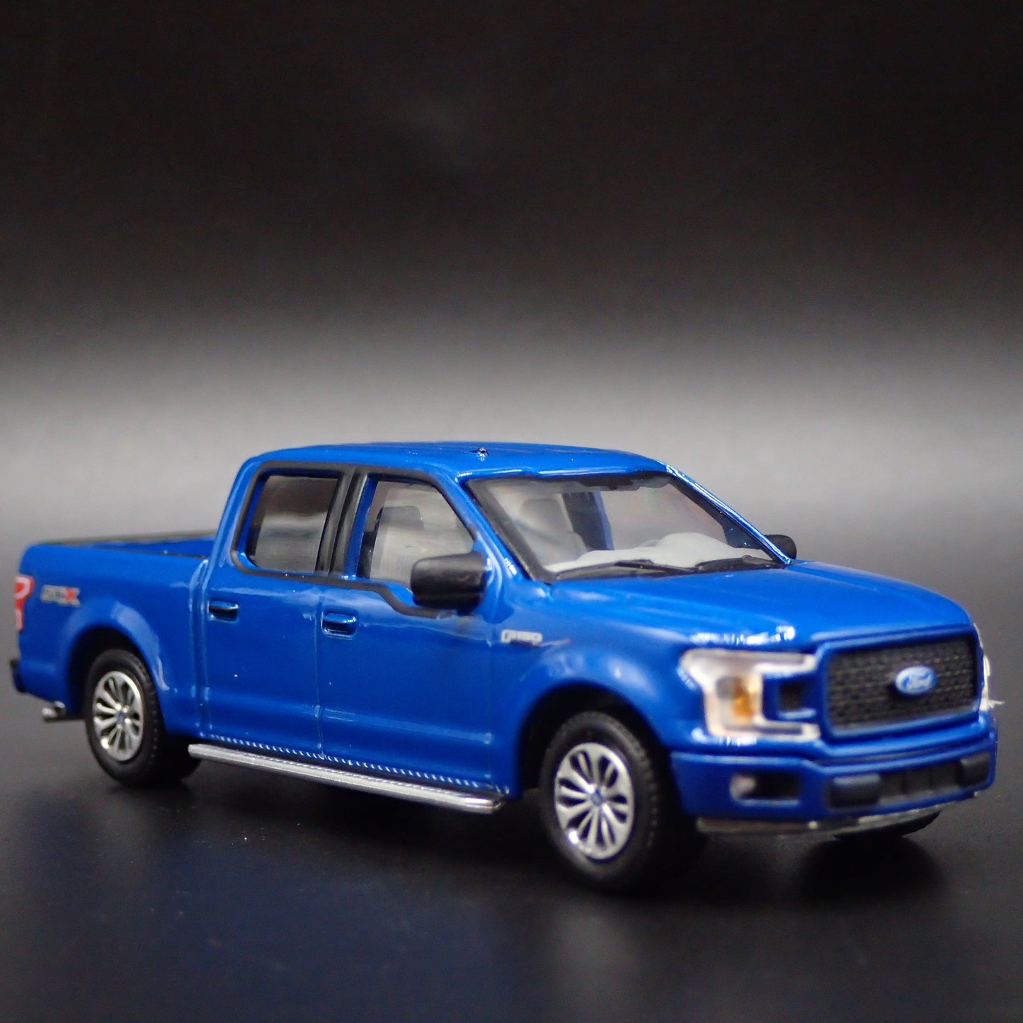 2015-2020 FORD F150 XL PICKUP TRUCK BLUE 1:64 SCALE DIORAMA DIECAST MODEL CAR