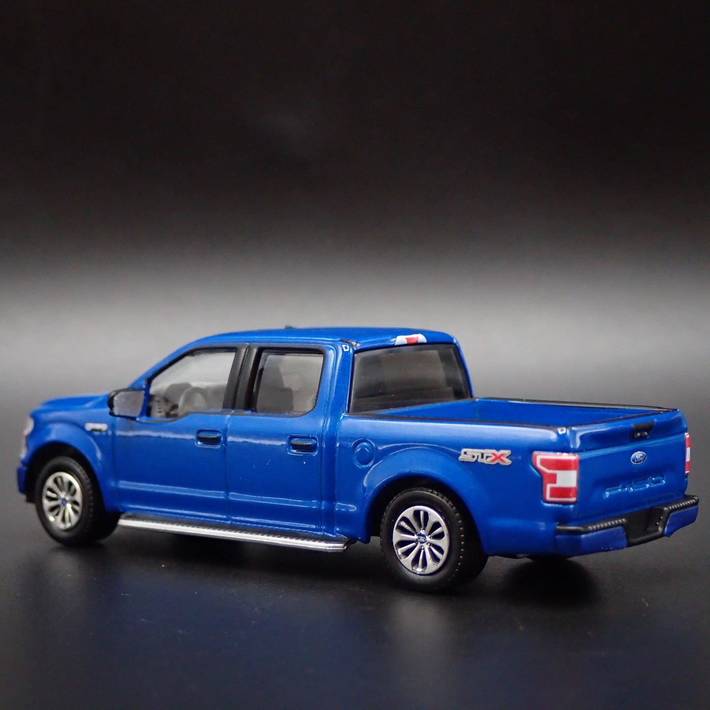2015-2020 FORD F150 XL PICKUP TRUCK BLUE 1:64 SCALE DIORAMA DIECAST MODEL CAR
