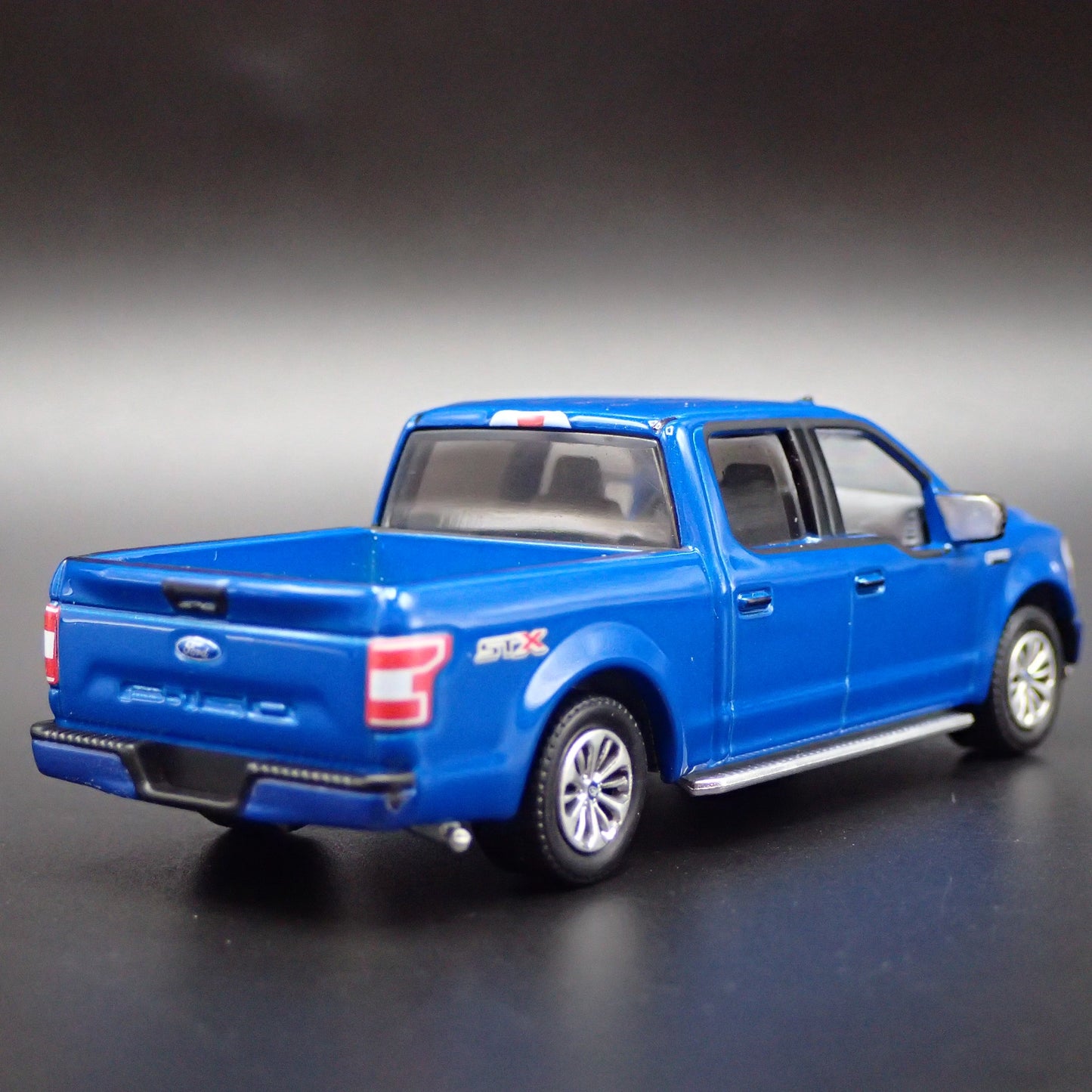 2015-2020 FORD F150 XL PICKUP TRUCK BLUE 1:64 SCALE DIORAMA DIECAST MODEL CAR