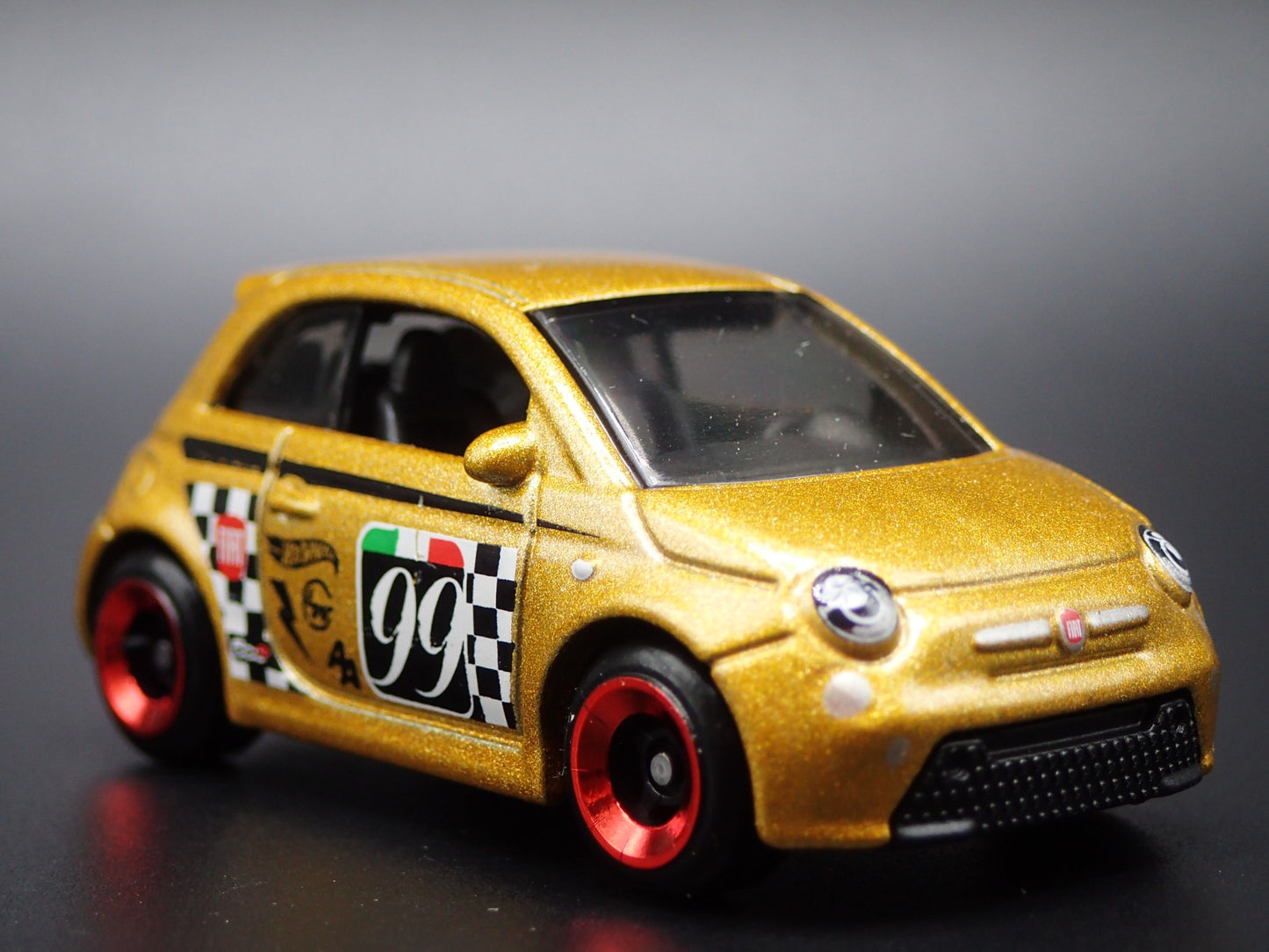2020-2025 FIAT 500E 2 TWO DOOR GOLD 1/64 SCALE COLLECTIBLE DIECAST MODEL CAR